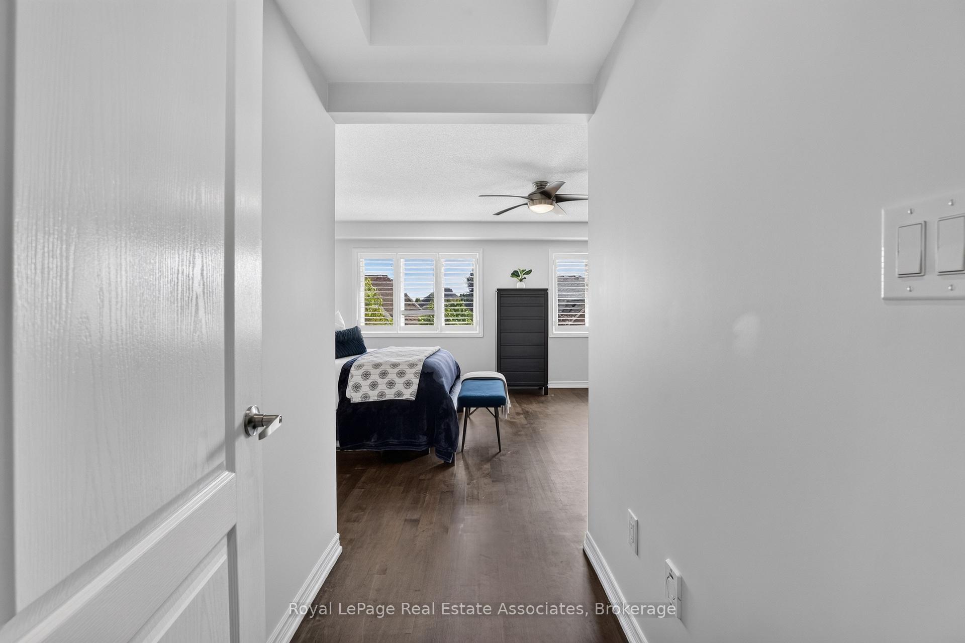 Photo 24 of 2320 Wuthering Heights Way, Oakville, Bronte Creek — HOMEH