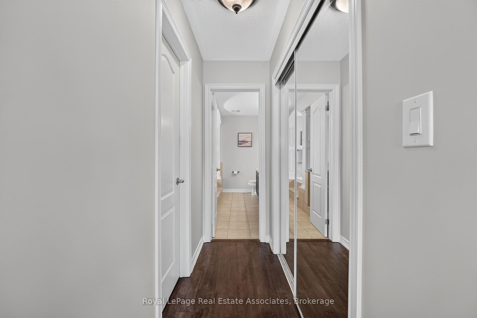 Photo 27 of 2320 Wuthering Heights Way, Oakville, Bronte Creek — HOMEH