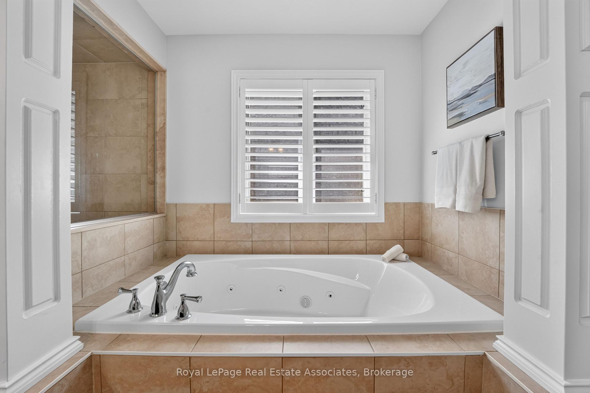 Photo 29 of 2320 Wuthering Heights Way, Oakville, Bronte Creek — HOMEH