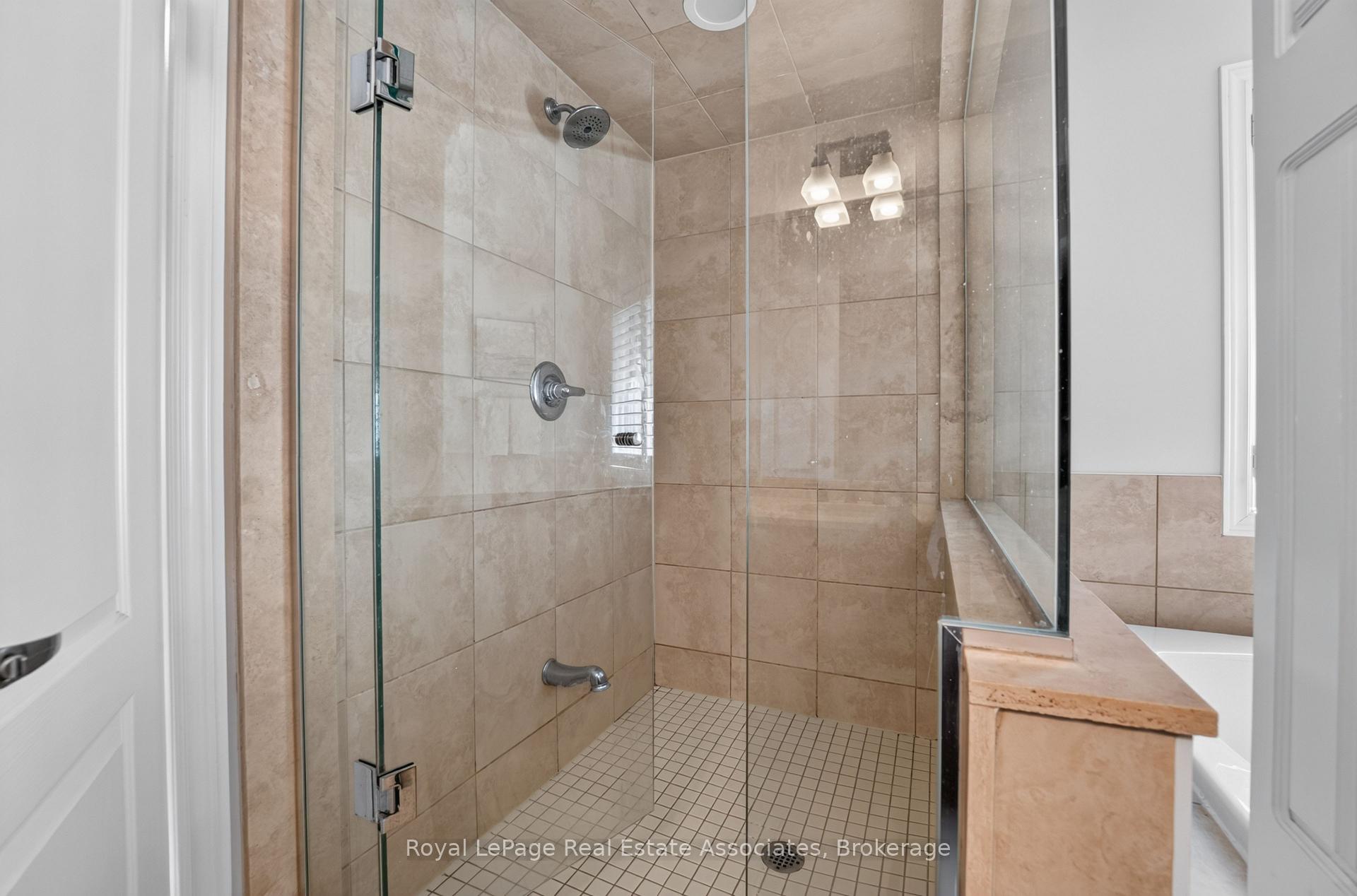 Photo 30 of 2320 Wuthering Heights Way, Oakville, Bronte Creek — HOMEH