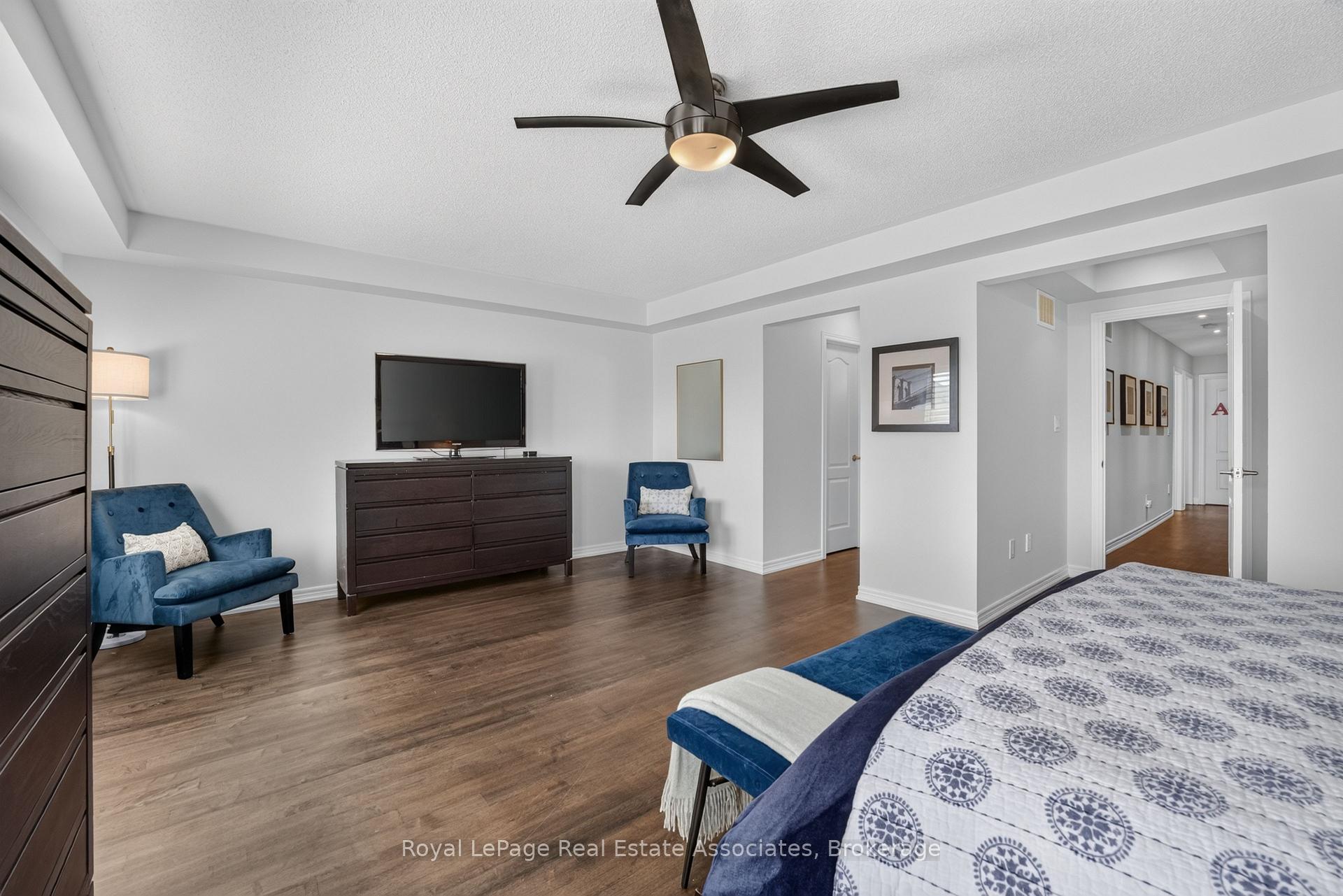 Photo 32 of 2320 Wuthering Heights Way, Oakville, Bronte Creek — HOMEH