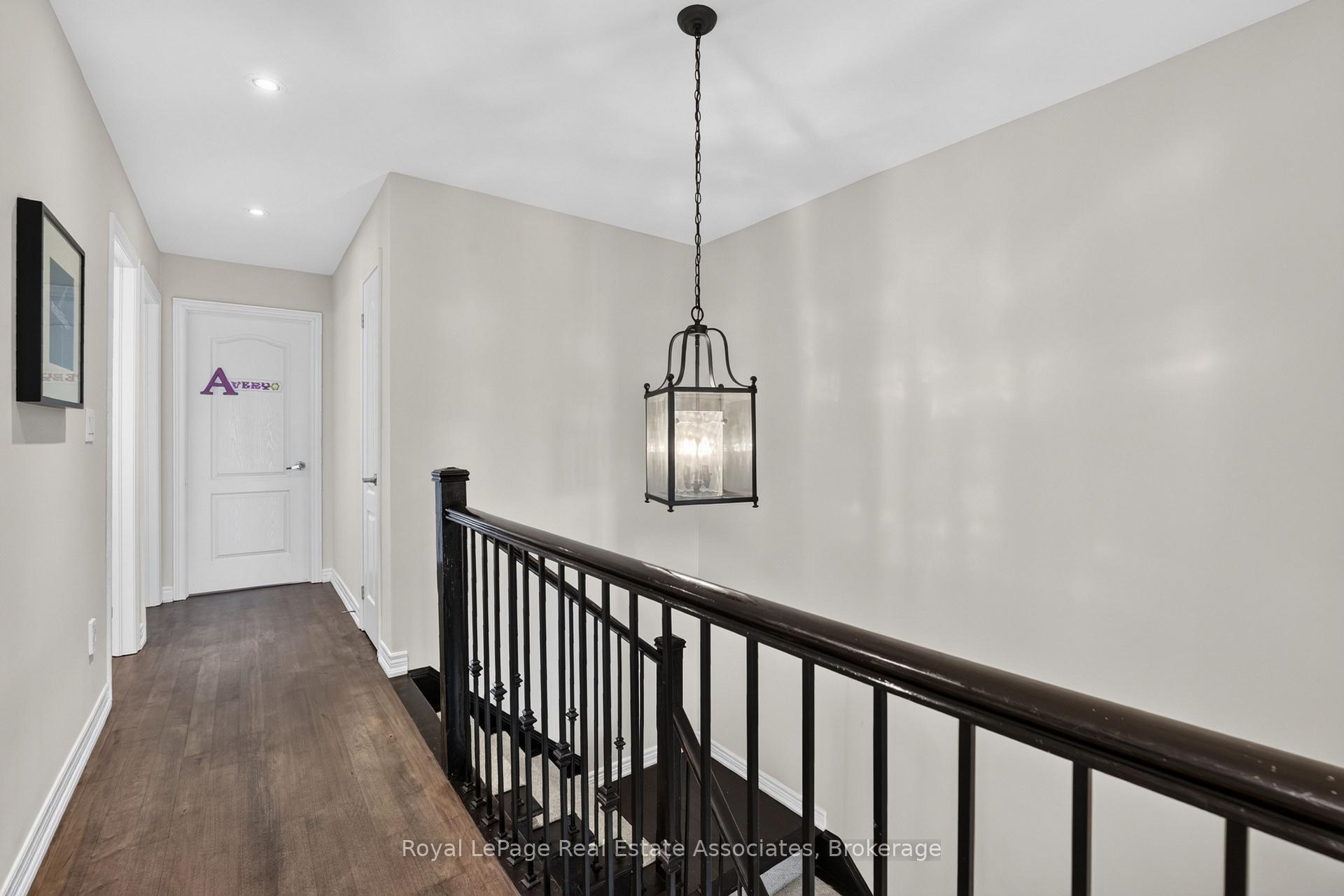 Photo 33 of 2320 Wuthering Heights Way, Oakville, Bronte Creek — HOMEH