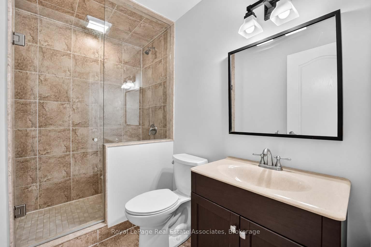 Photo 37 of 2320 Wuthering Heights Way, Oakville, Bronte Creek — HOMEH