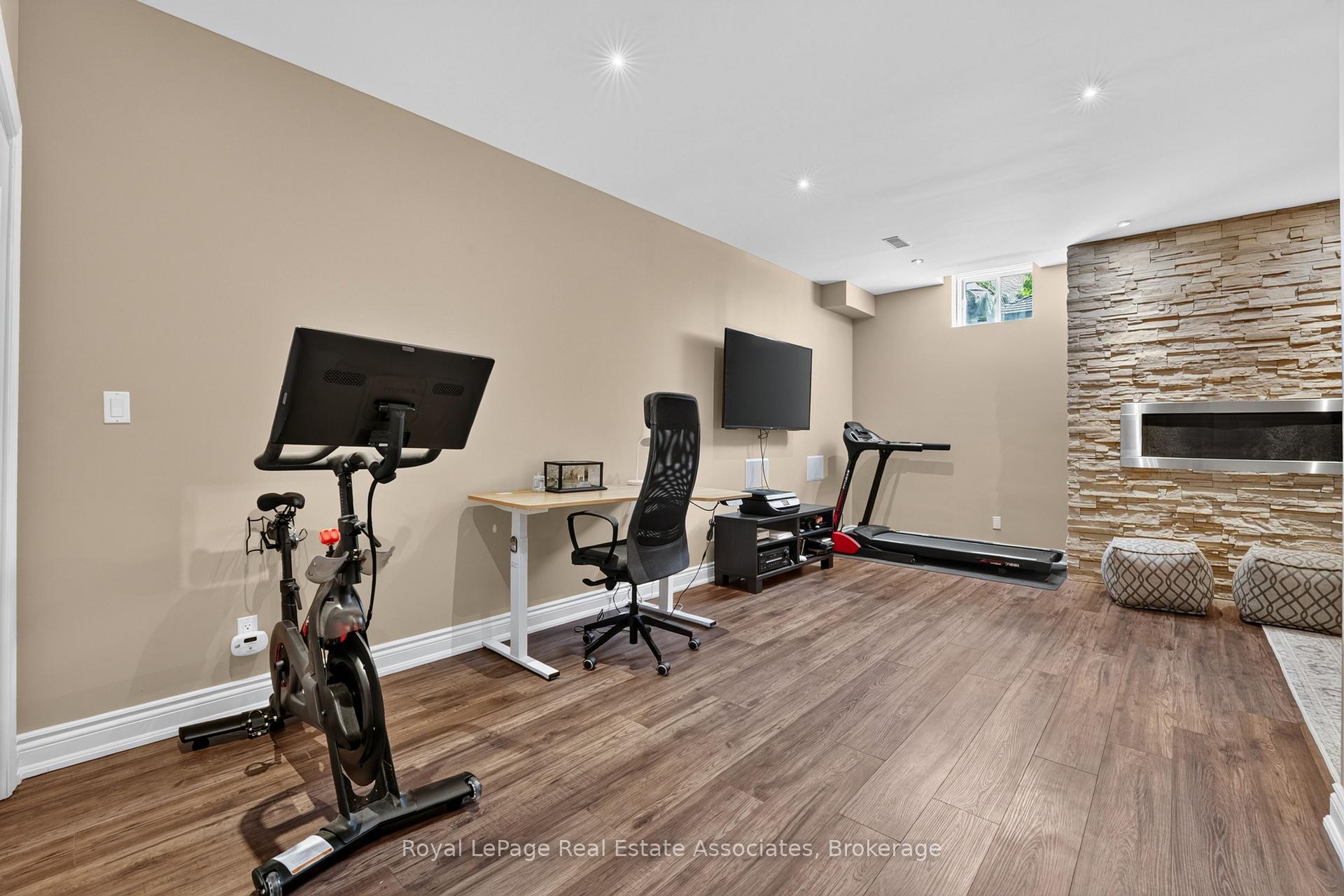 Photo 43 of 2320 Wuthering Heights Way, Oakville, Bronte Creek — HOMEH