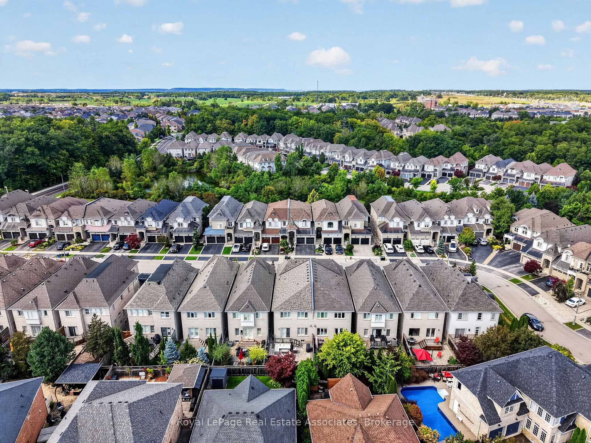 Photo 48 of 2320 Wuthering Heights Way, Oakville, Bronte Creek — HOMEH