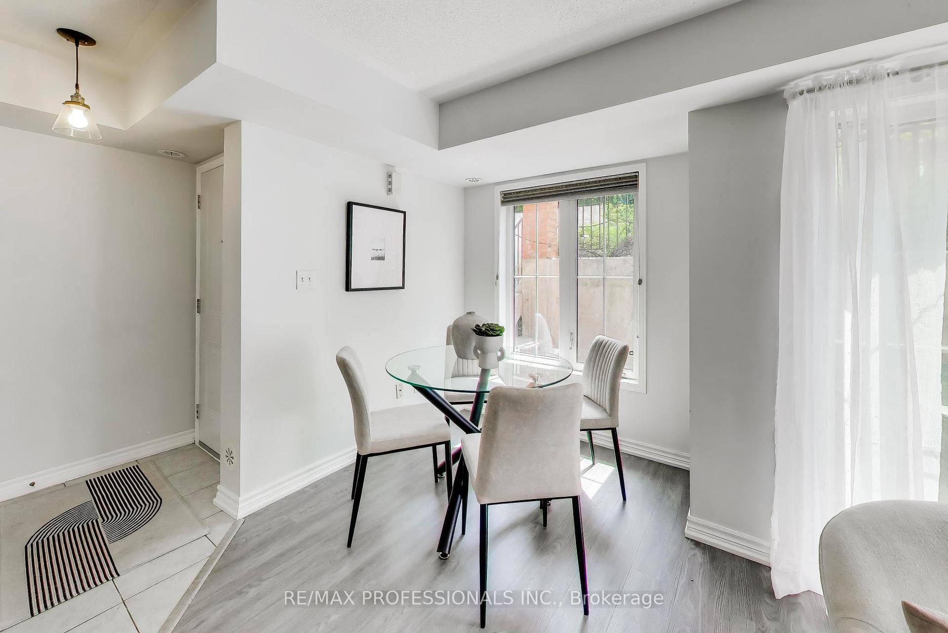 Photo 9 of Unit 19, 2460 Post Road, Oakville, River Oaks — HOMEH