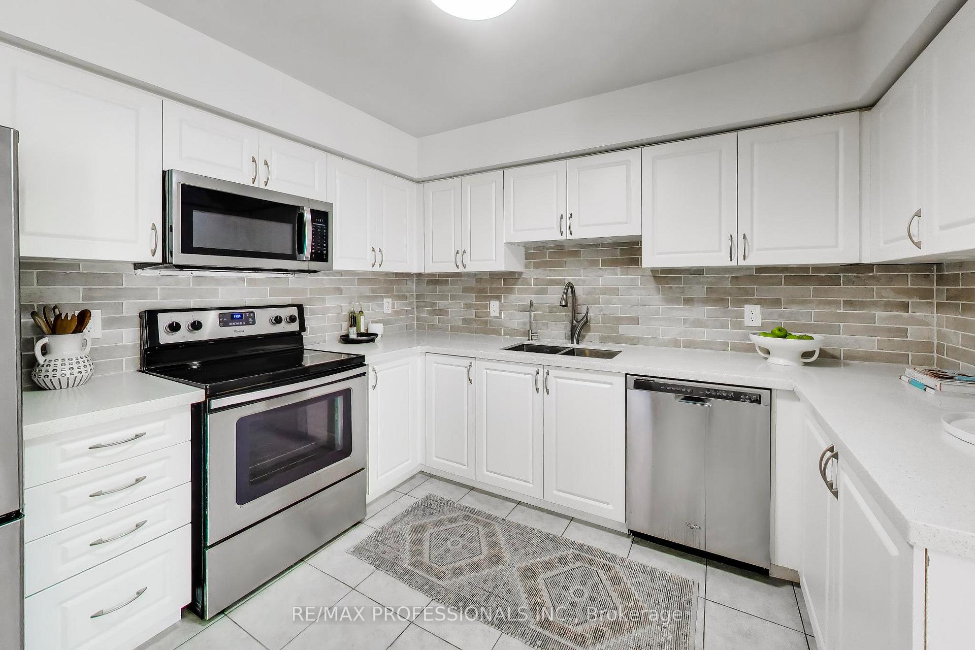 Photo 10 of Unit 19, 2460 Post Road, Oakville, River Oaks — HOMEH