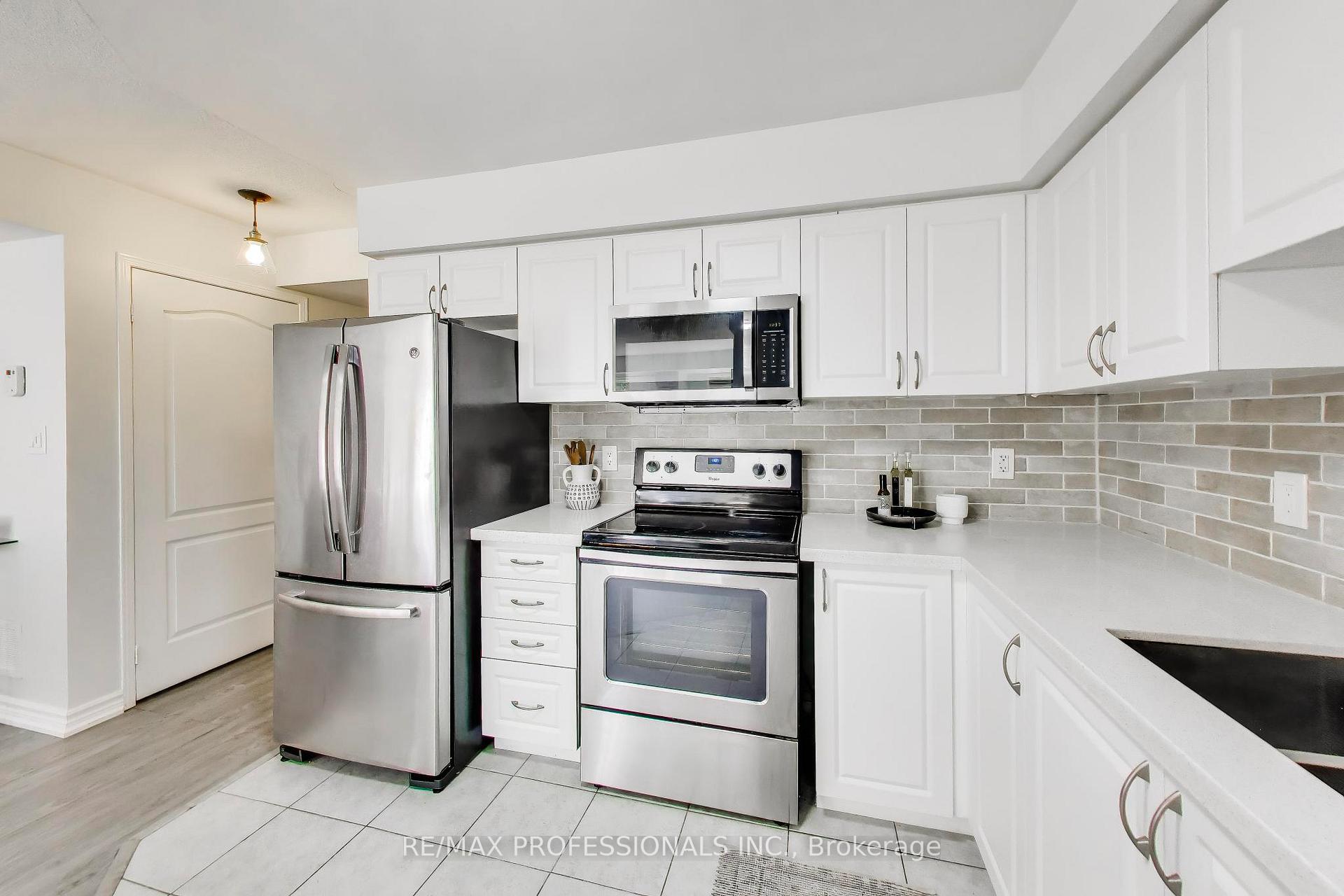 Photo 11 of Unit 19, 2460 Post Road, Oakville, River Oaks — HOMEH