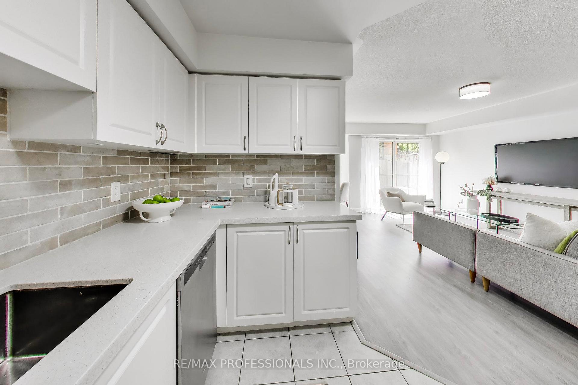 Photo 12 of Unit 19, 2460 Post Road, Oakville, River Oaks — HOMEH
