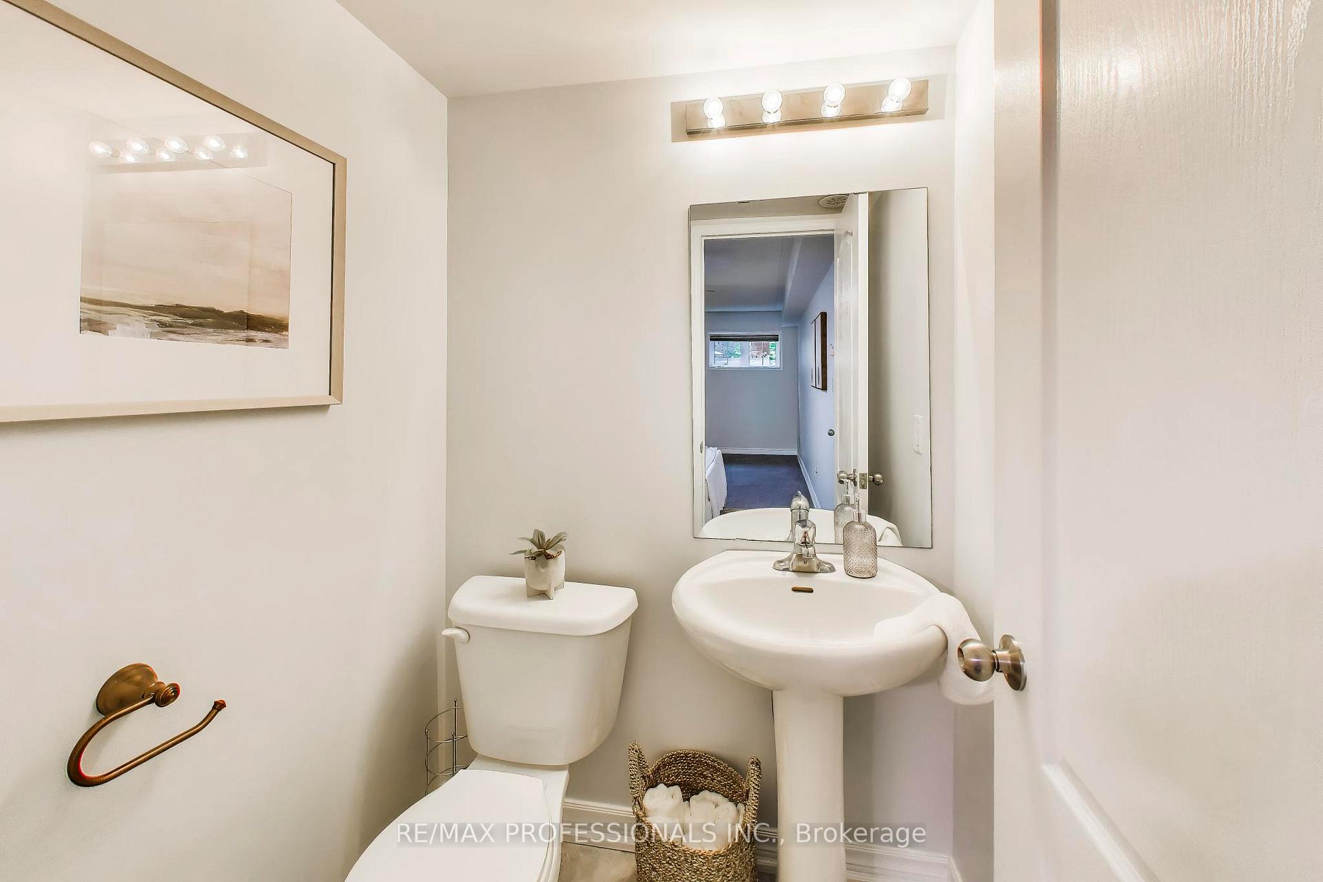 Photo 16 of Unit 19, 2460 Post Road, Oakville, River Oaks — HOMEH