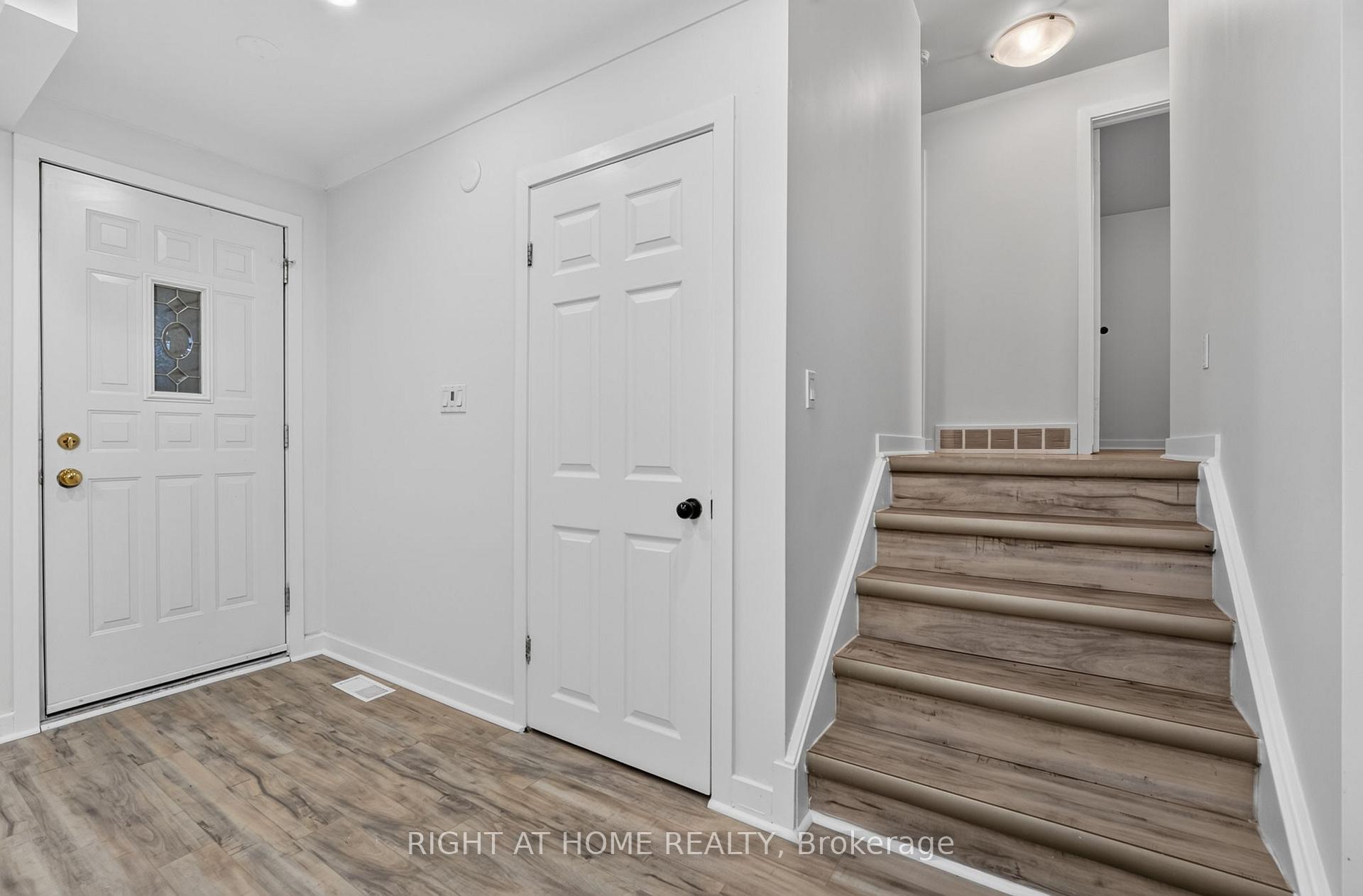 Photo 4 of 19 Brentwood Drive, St. Catharines, Carlton/Bunting — HOMEH