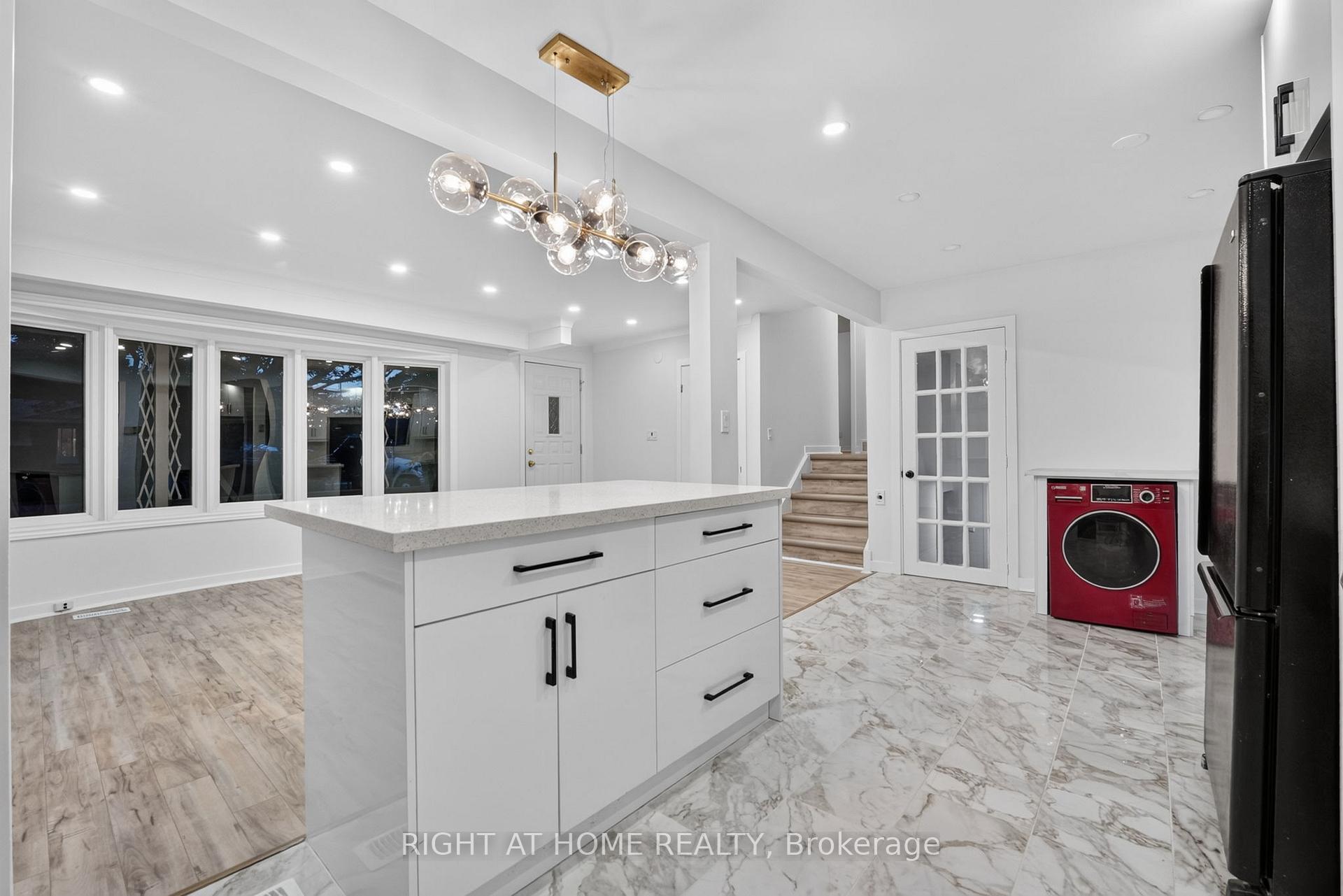 Photo 12 of 19 Brentwood Drive, St. Catharines, Carlton/Bunting — HOMEH