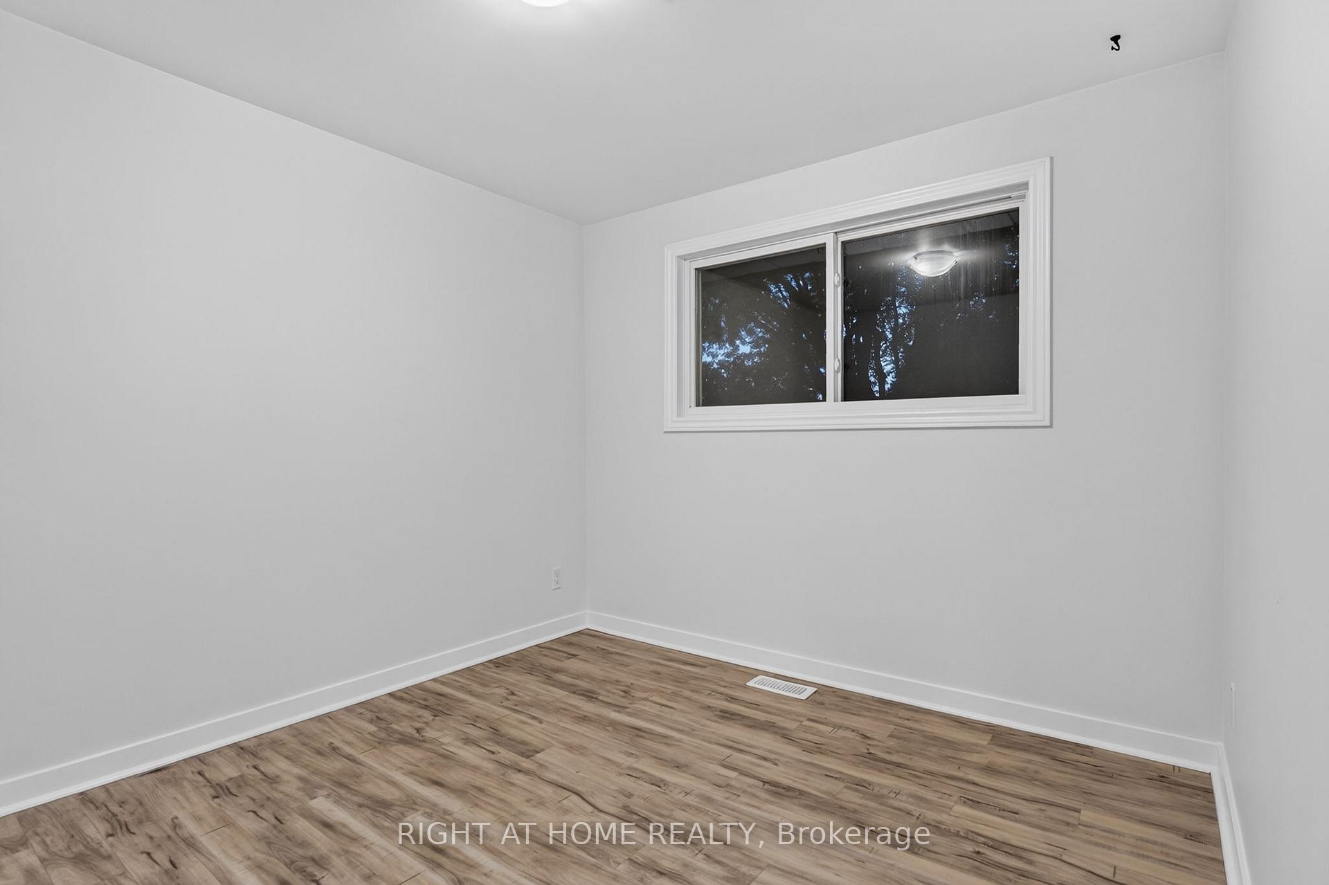 Photo 21 of 19 Brentwood Drive, St. Catharines, Carlton/Bunting — HOMEH