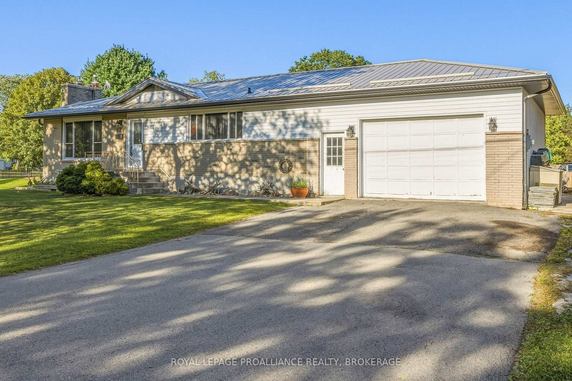 Photo 2 of 420 Maple Ridge Drive, Kingston, South of Taylor-Kidd Blvd — HOMEH