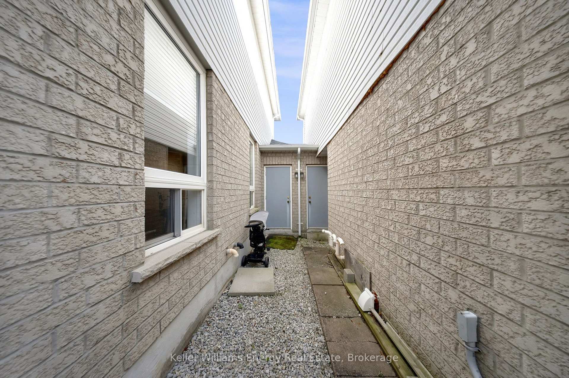 Photo 43 of 4 Primeau Avenue, Whitby, Brooklin — HOMEH