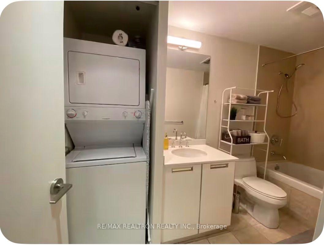 Photo 5 of Unit 2404, 33 Charles Street E, Toronto, Church-Yonge Corridor — HOMEH