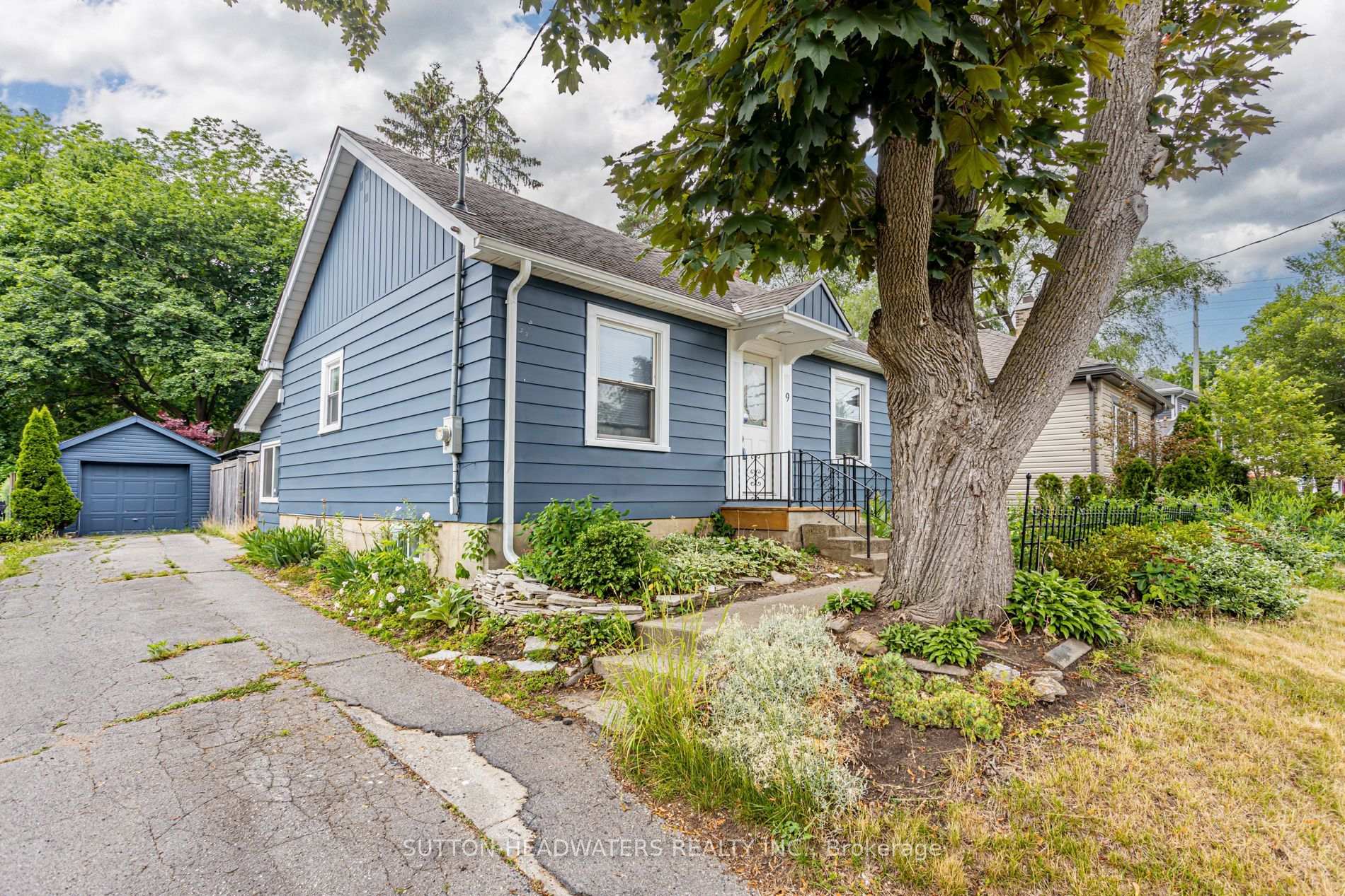 Photo of 9 Forward Avenue