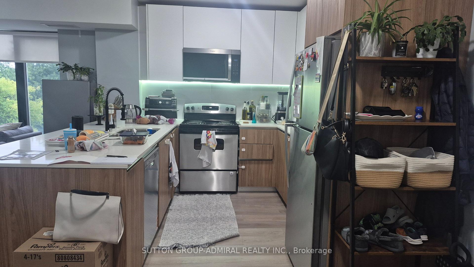 Photo 5 of Unit 302, 293 Viewmount Avenue, North York, Yorkdale-Glen Park — HOMEH