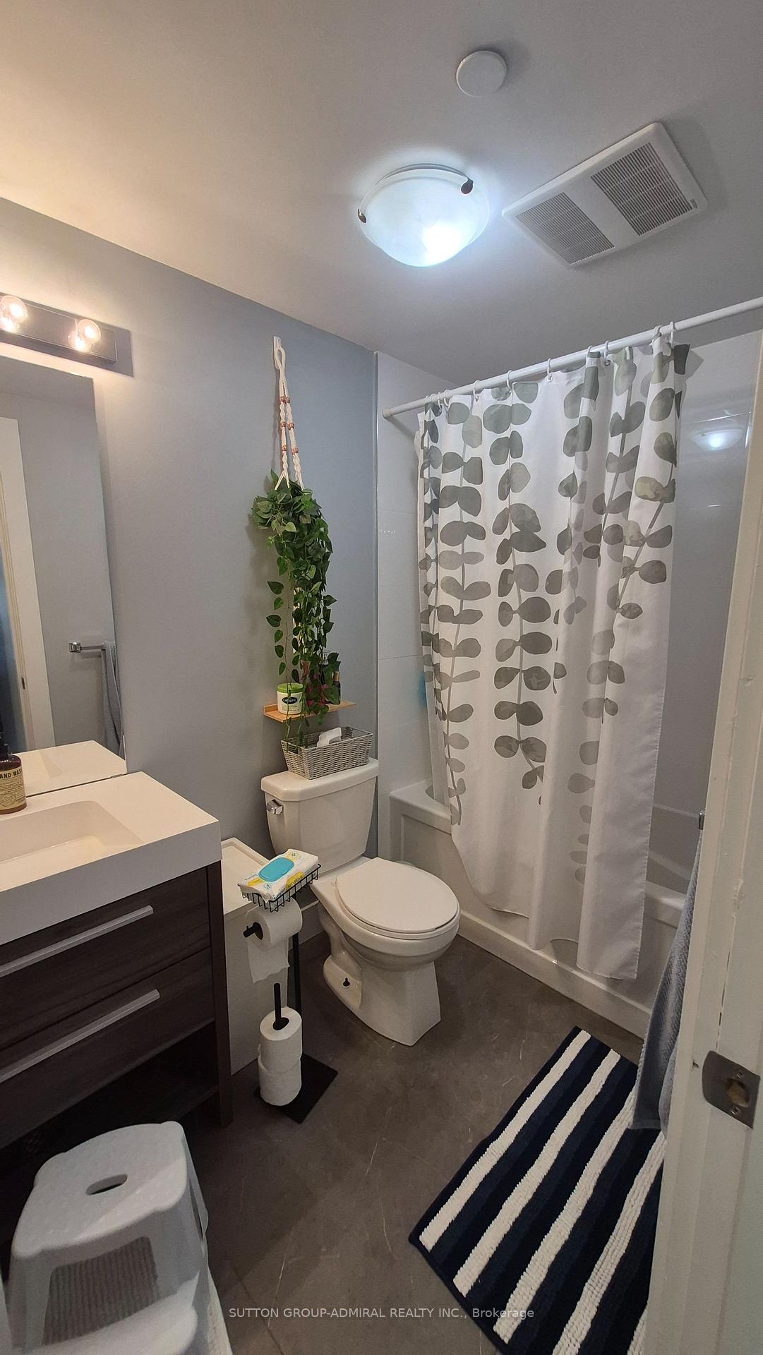 Photo 12 of Unit 302, 293 Viewmount Avenue, North York, Yorkdale-Glen Park — HOMEH