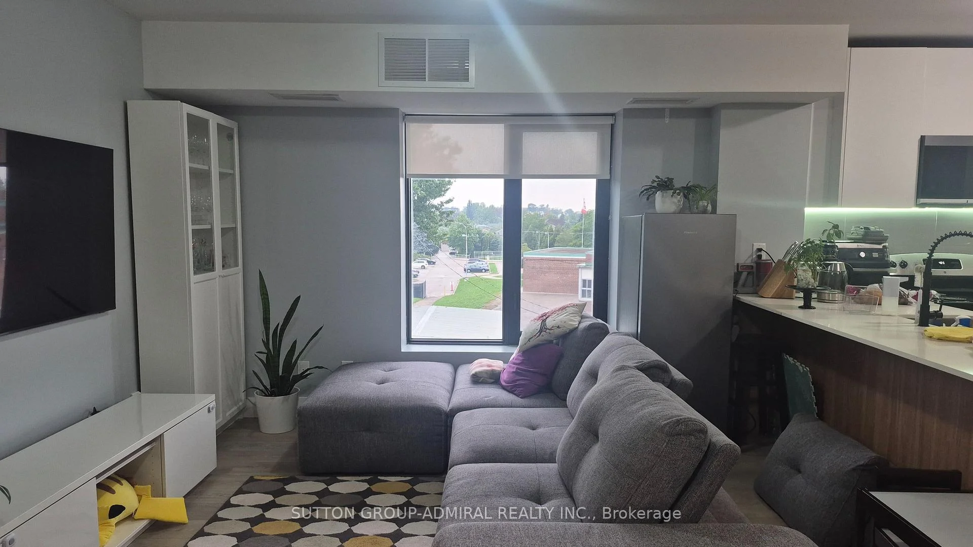 Photo 4 of Unit 302, 293 Viewmount Avenue, North York, Yorkdale-Glen Park — HOMEH