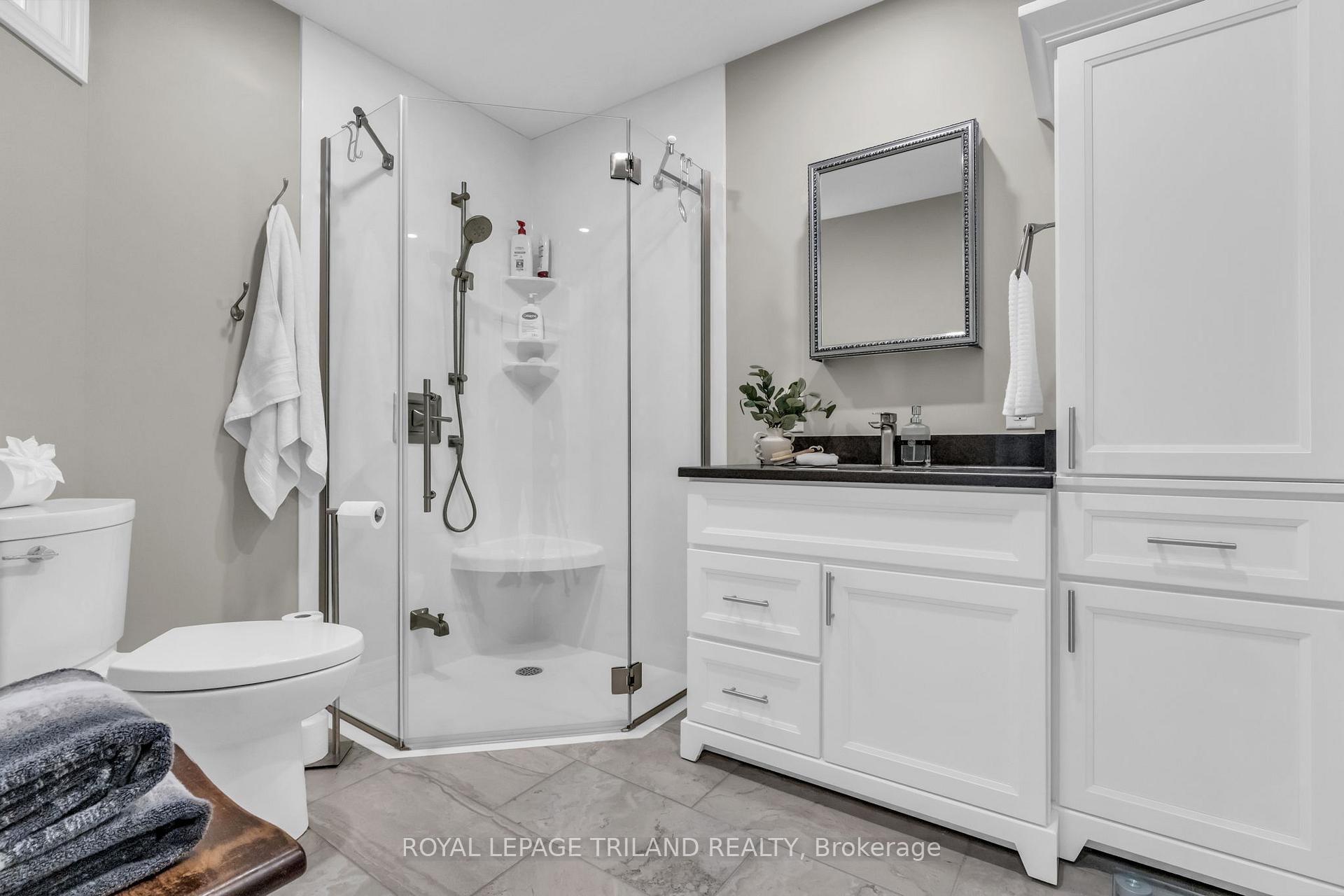 Photo 7 of 26 Northcrest Drive, London, North B — HOMEH