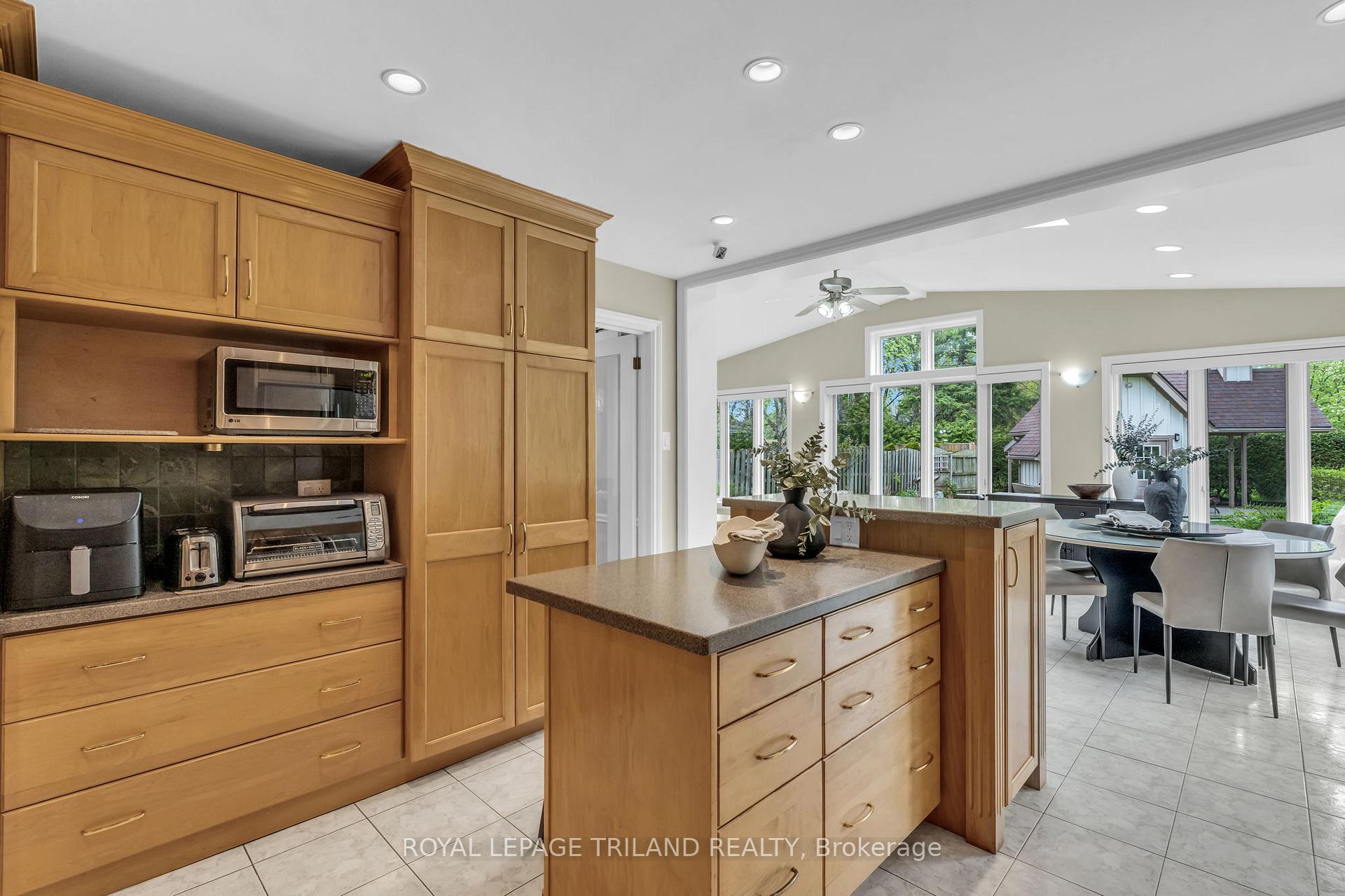 Photo 20 of 26 Northcrest Drive, London, North B — HOMEH