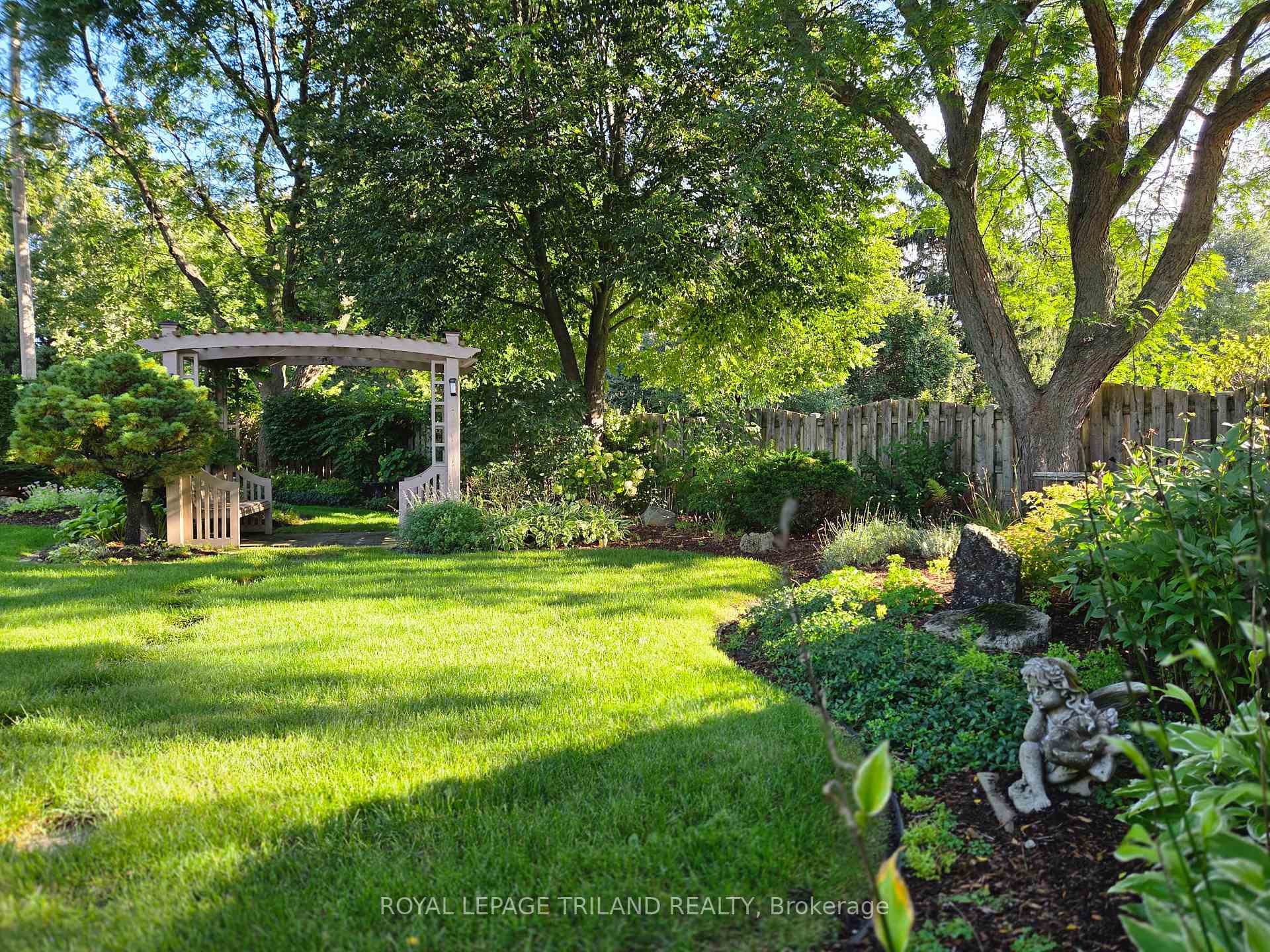 Photo 32 of 26 Northcrest Drive, London, North B — HOMEH