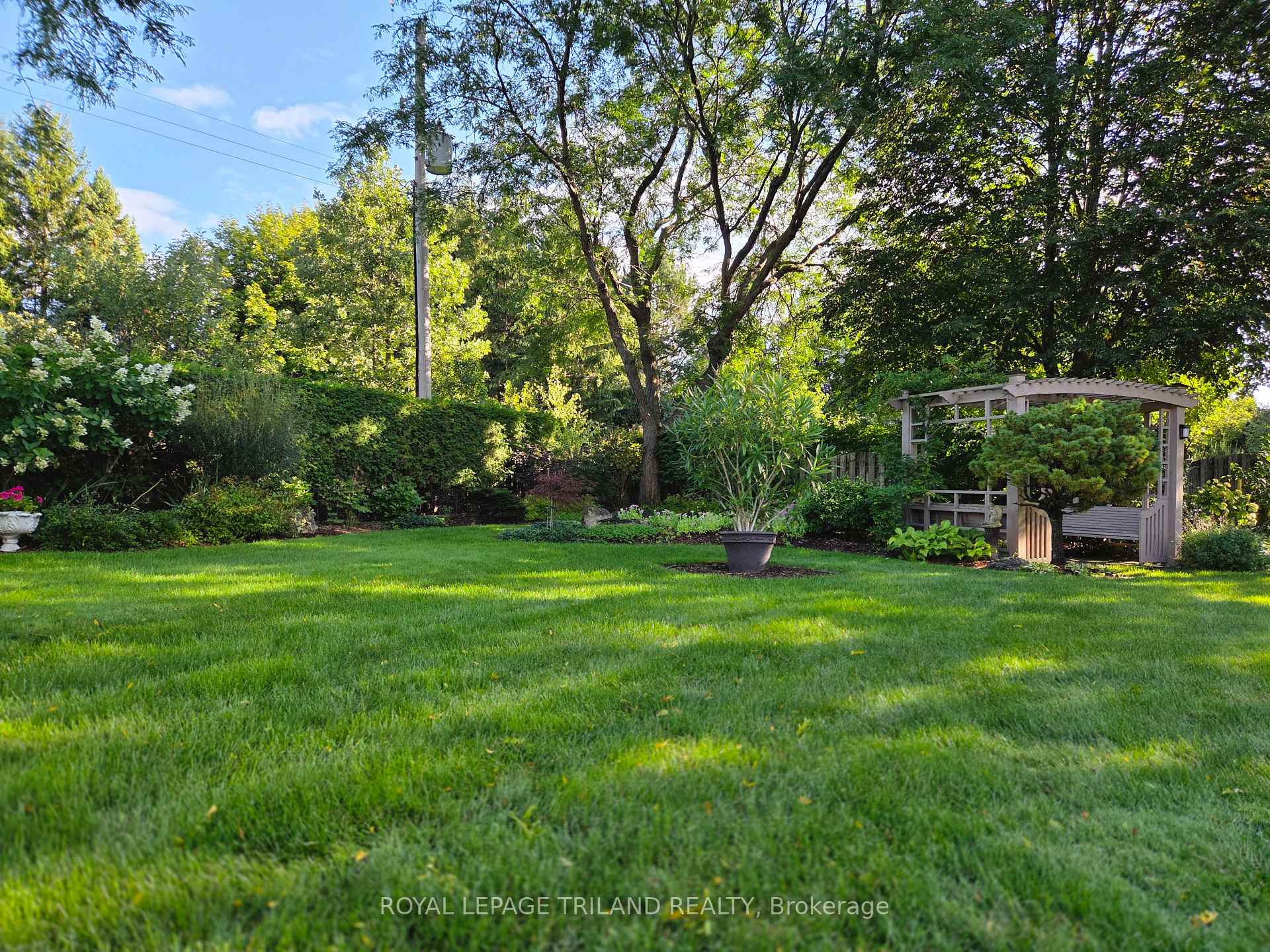 Photo 37 of 26 Northcrest Drive, London, North B — HOMEH