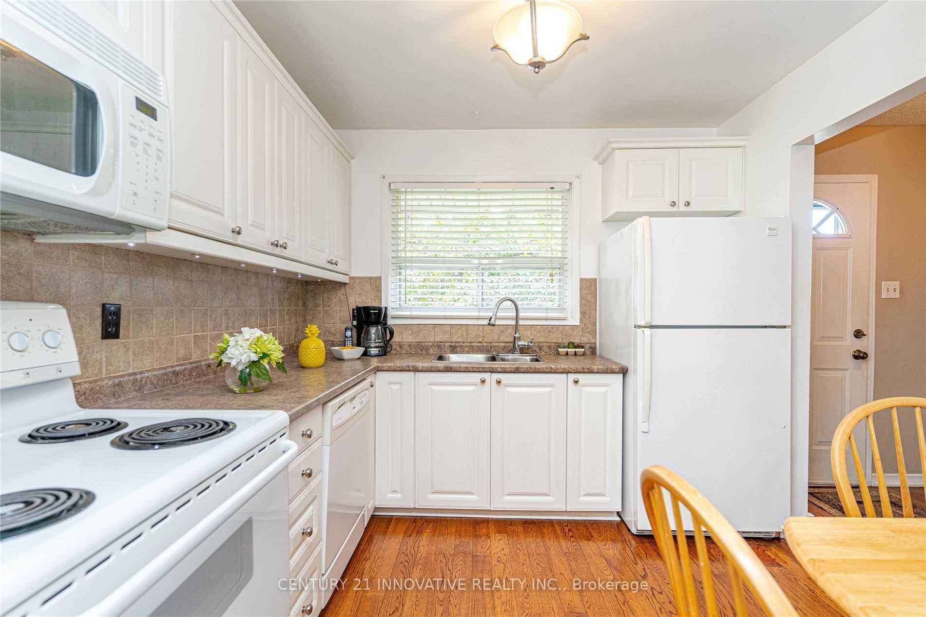 Photo 4 of 25 Gladstone Square, Brampton, Northgate — HOMEH