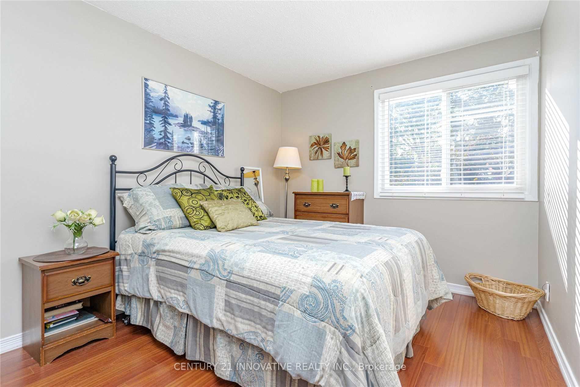 Photo 17 of 25 Gladstone Square, Brampton, Northgate — HOMEH