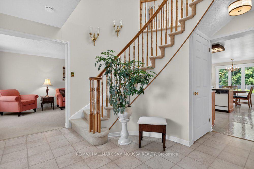 Photo 5 of 1104 Grenon Avenue, Ottawa, Fairfield Heights — HOMEH