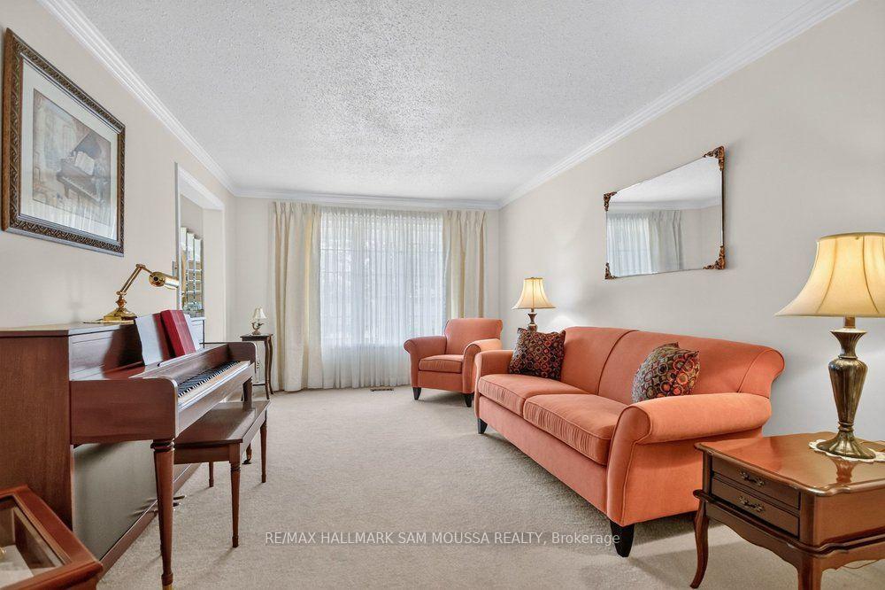 Photo 7 of 1104 Grenon Avenue, Ottawa, Fairfield Heights — HOMEH