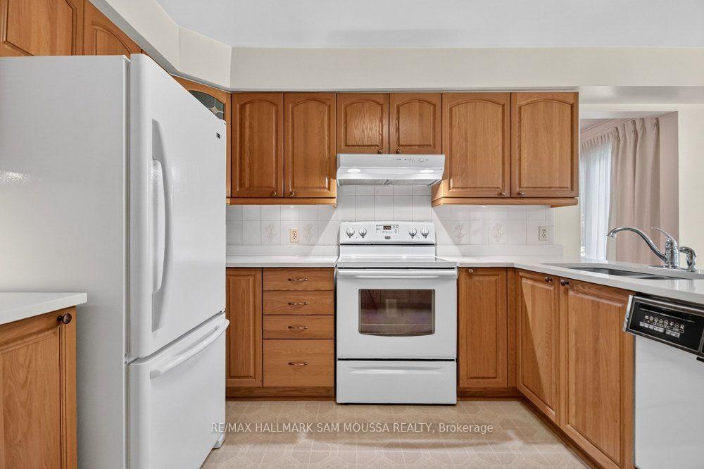 Photo 12 of 1104 Grenon Avenue, Ottawa, Fairfield Heights — HOMEH