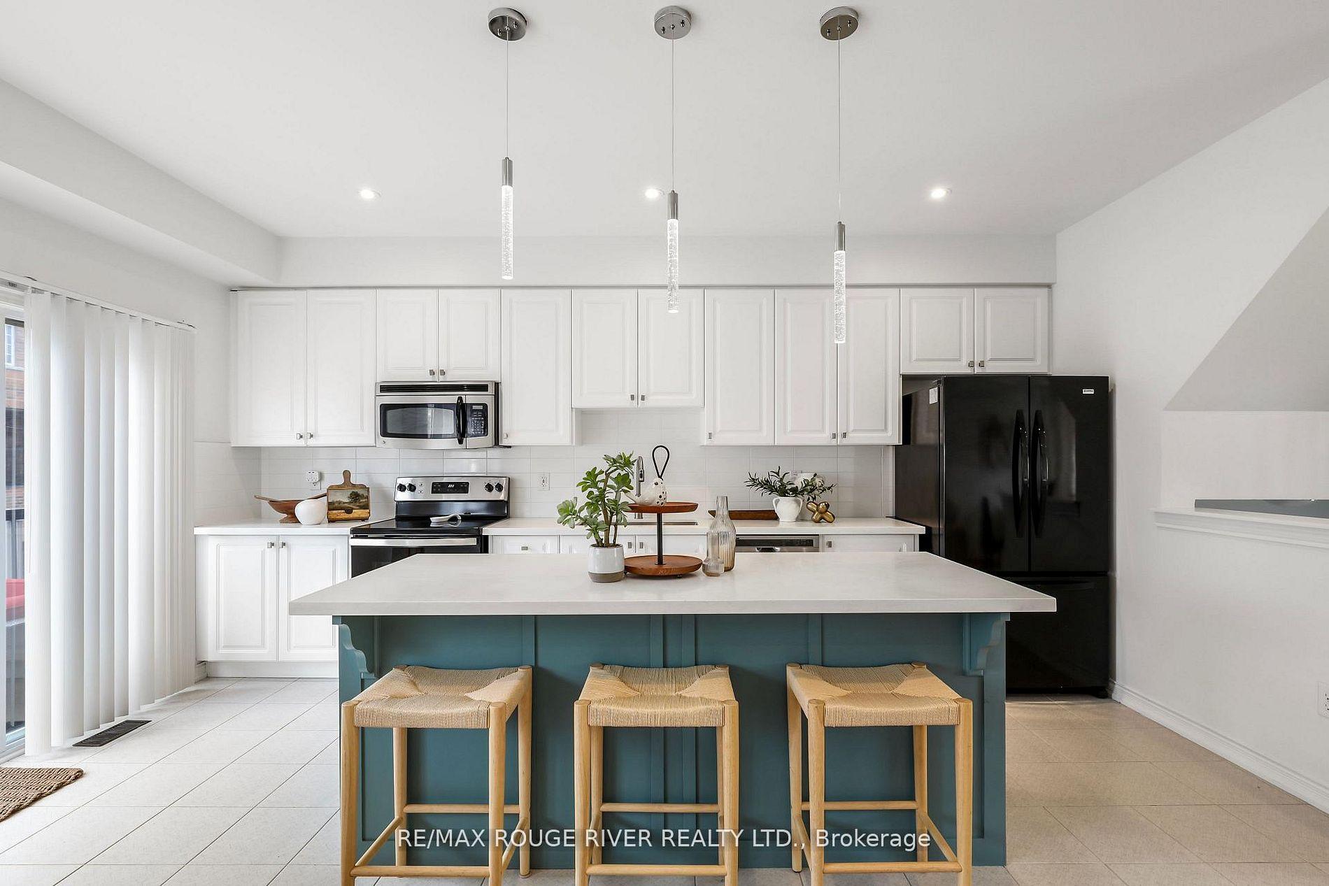 Photo 3 of 17 Devineridge Avenue, Ajax, Central East — HOMEH