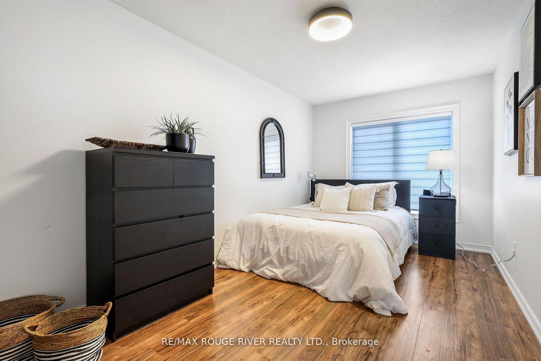 Photo 22 of 17 Devineridge Avenue, Ajax, Central East — HOMEH