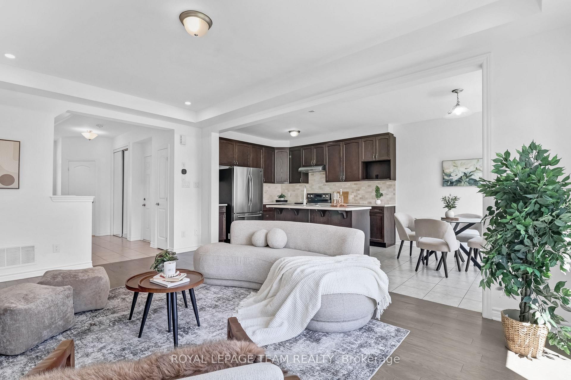 Photo 6 of 4852 Abbott Street E, Ottawa, Kanata - Emerald Meadows/Trailwest — HOMEH