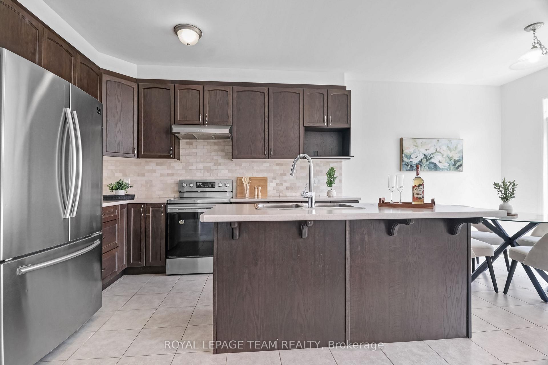 Photo 9 of 4852 Abbott Street E, Ottawa, Kanata - Emerald Meadows/Trailwest — HOMEH