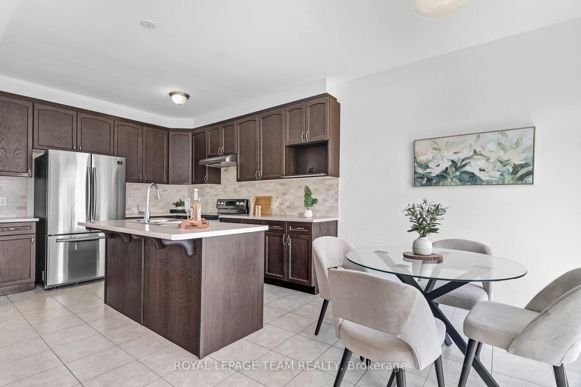 Photo 11 of 4852 Abbott Street E, Ottawa, Kanata - Emerald Meadows/Trailwest — HOMEH