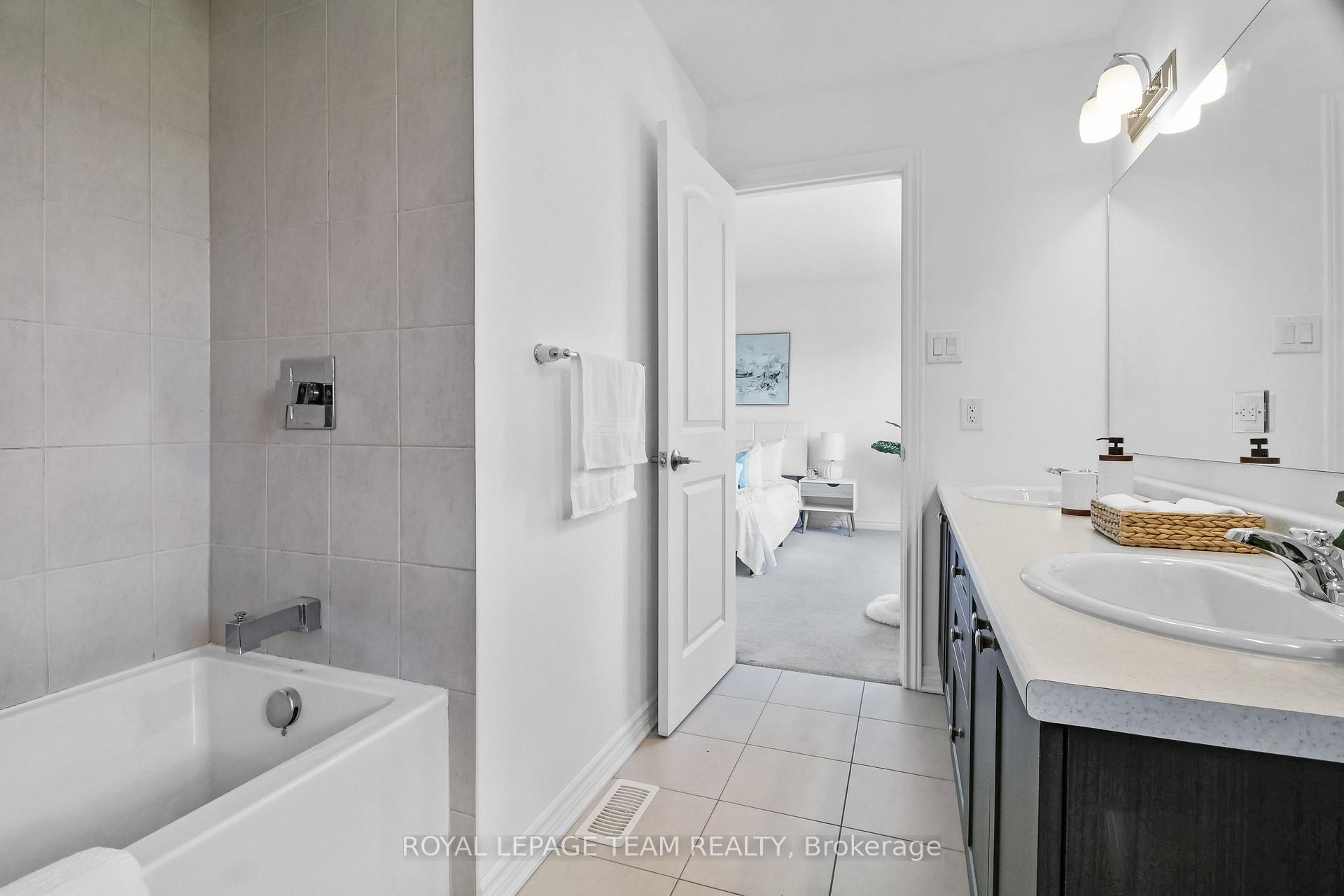 Photo 18 of 4852 Abbott Street E, Ottawa, Kanata - Emerald Meadows/Trailwest — HOMEH