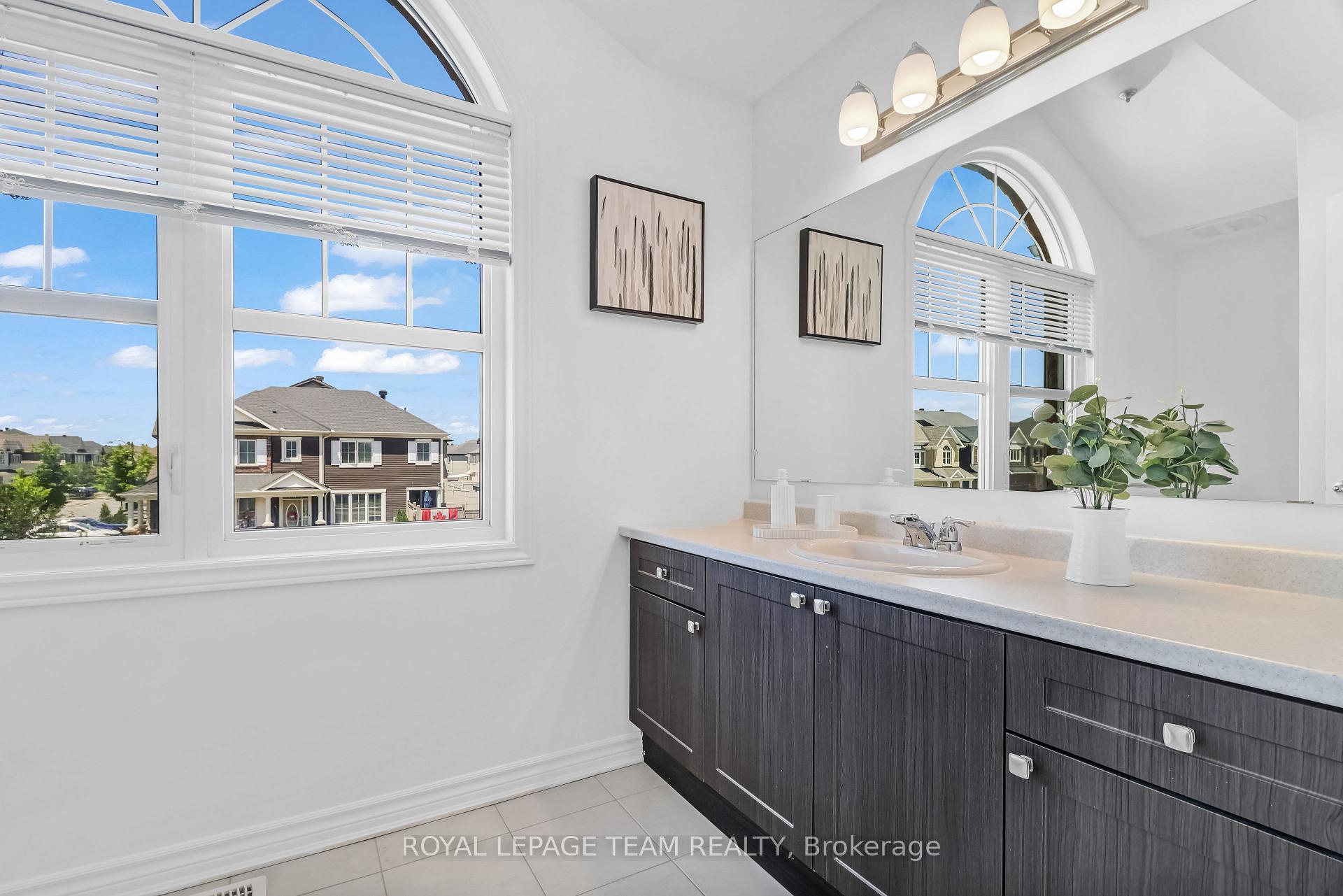 Photo 20 of 4852 Abbott Street E, Ottawa, Kanata - Emerald Meadows/Trailwest — HOMEH