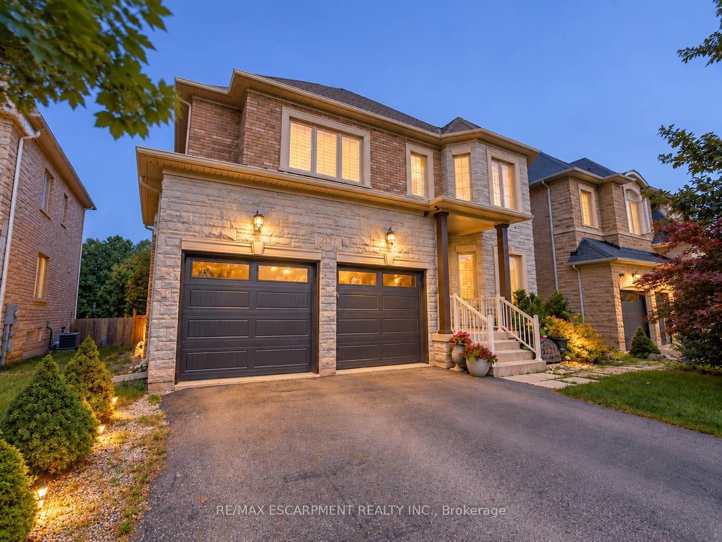 Photo 4 of 2121 Blackforest Crescent, Oakville, Westmount — HOMEH