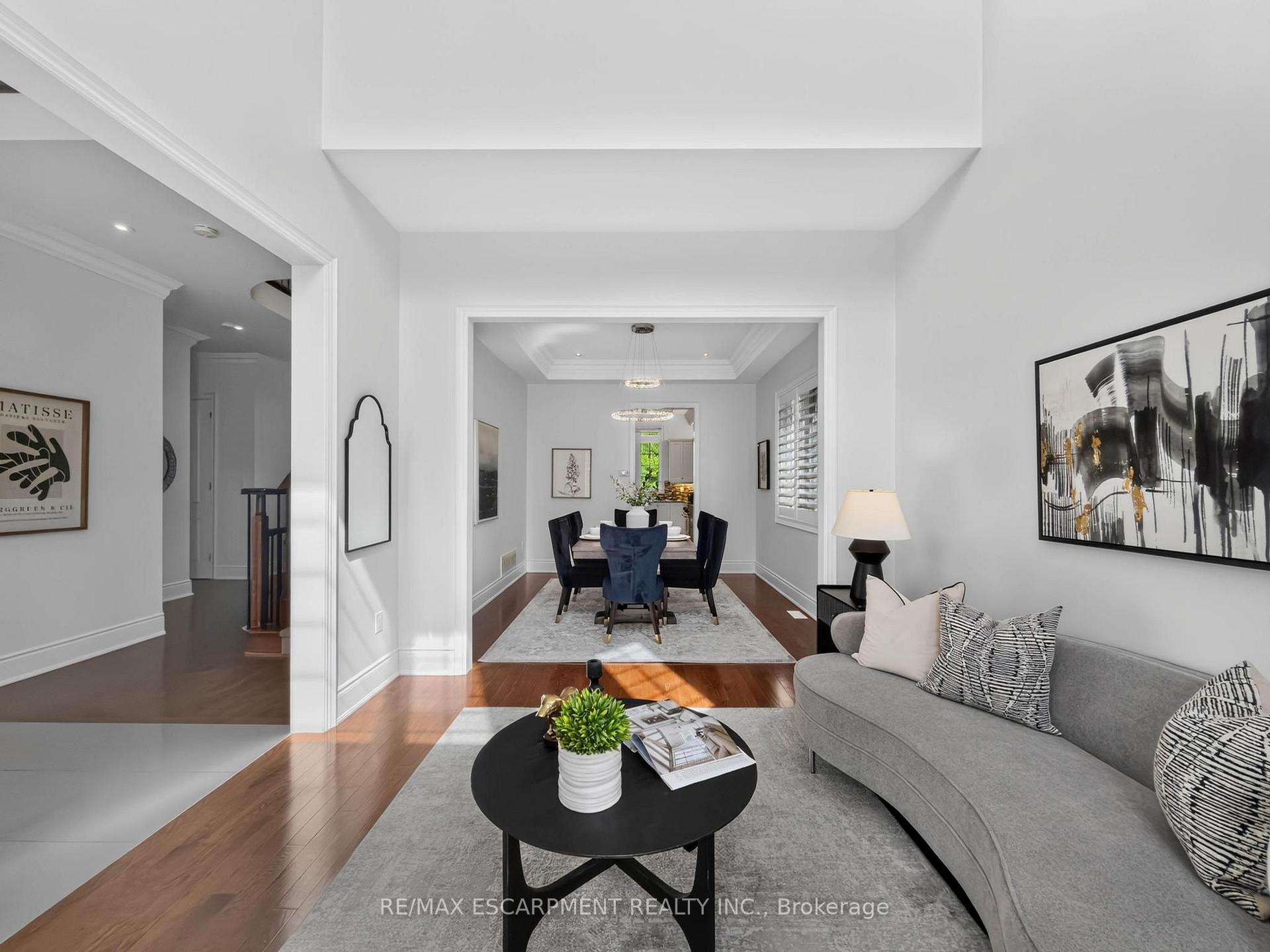 Photo 9 of 2121 Blackforest Crescent, Oakville, Westmount — HOMEH