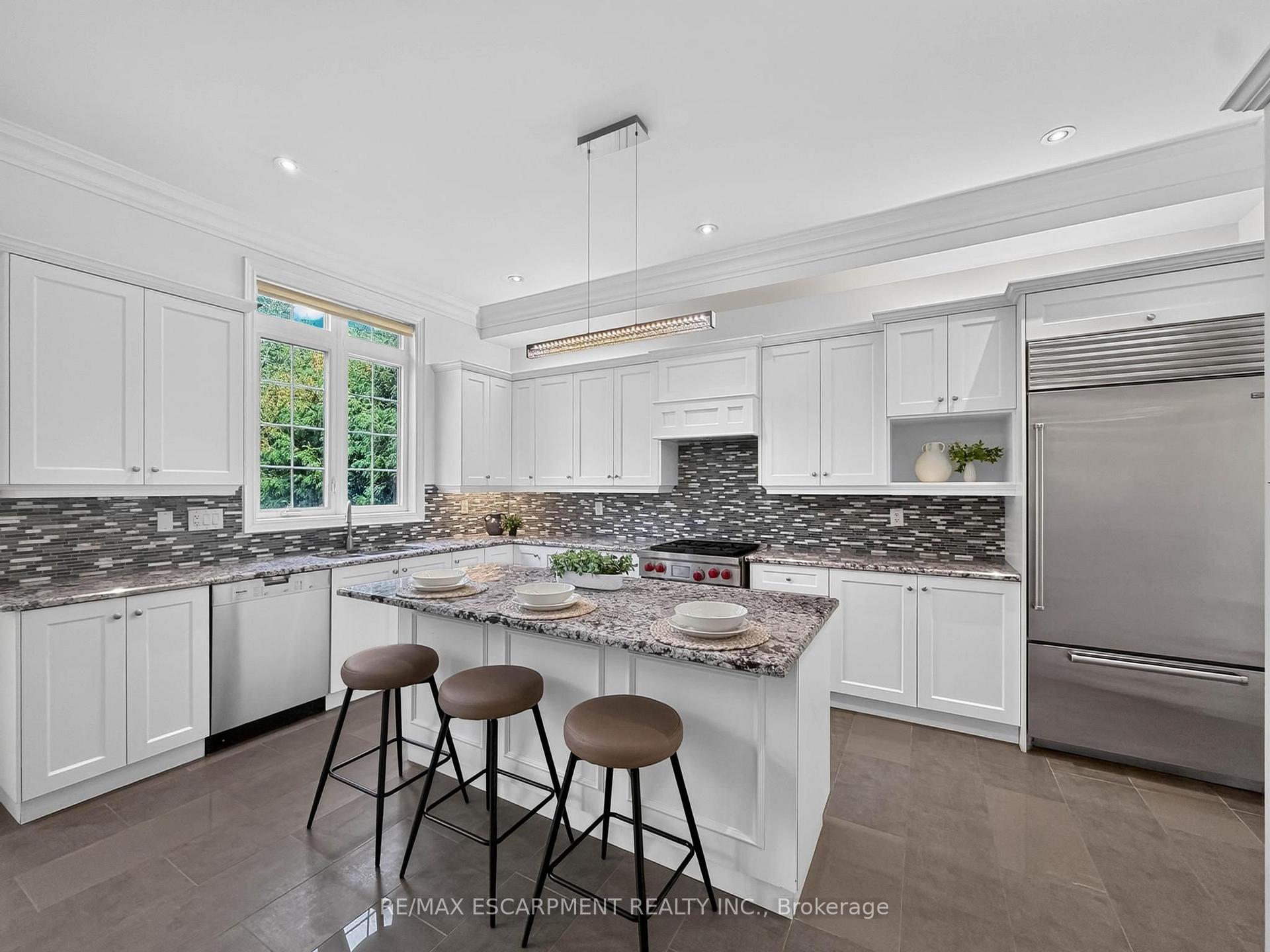 Photo 14 of 2121 Blackforest Crescent, Oakville, Westmount — HOMEH
