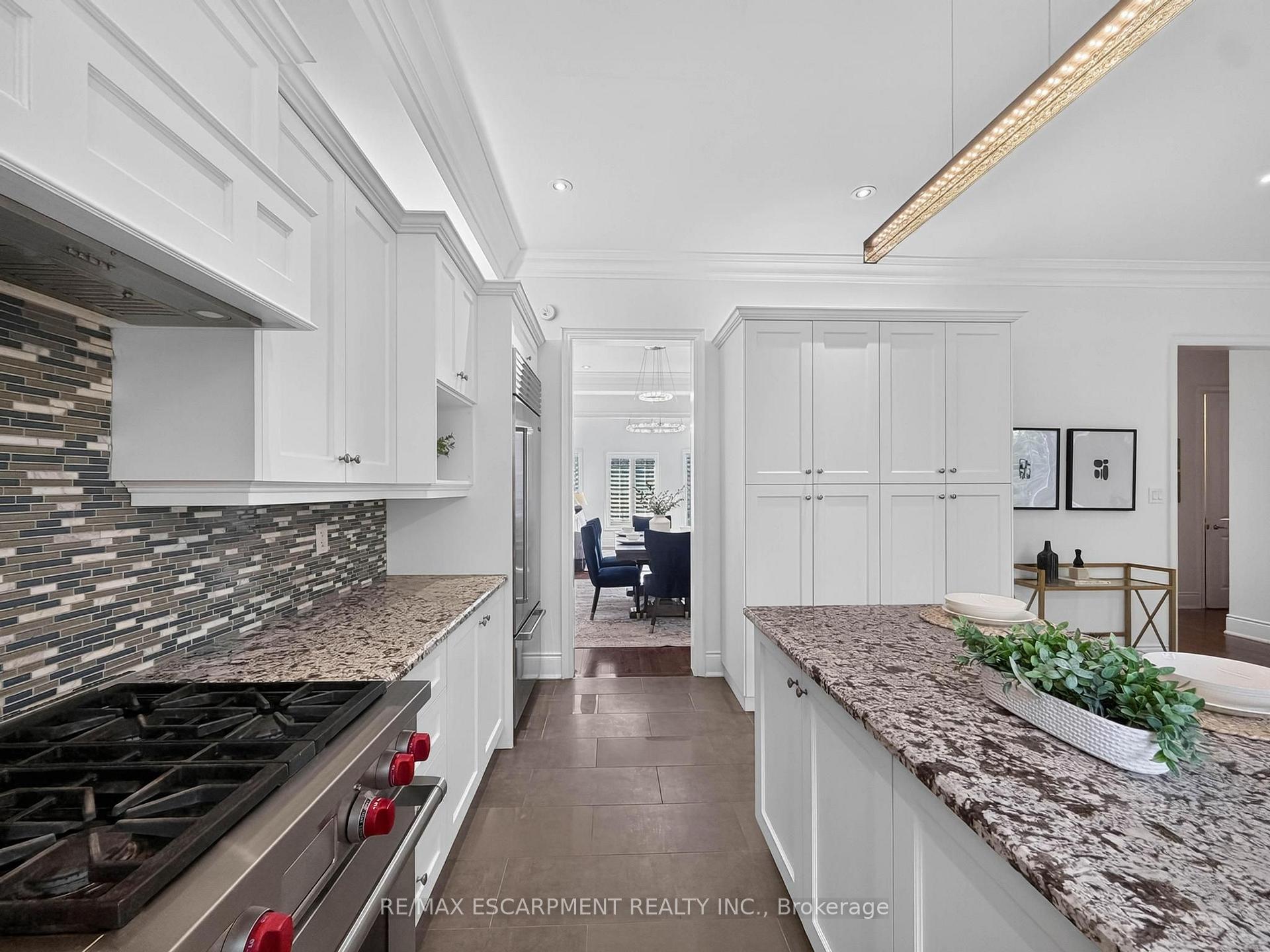 Photo 16 of 2121 Blackforest Crescent, Oakville, Westmount — HOMEH