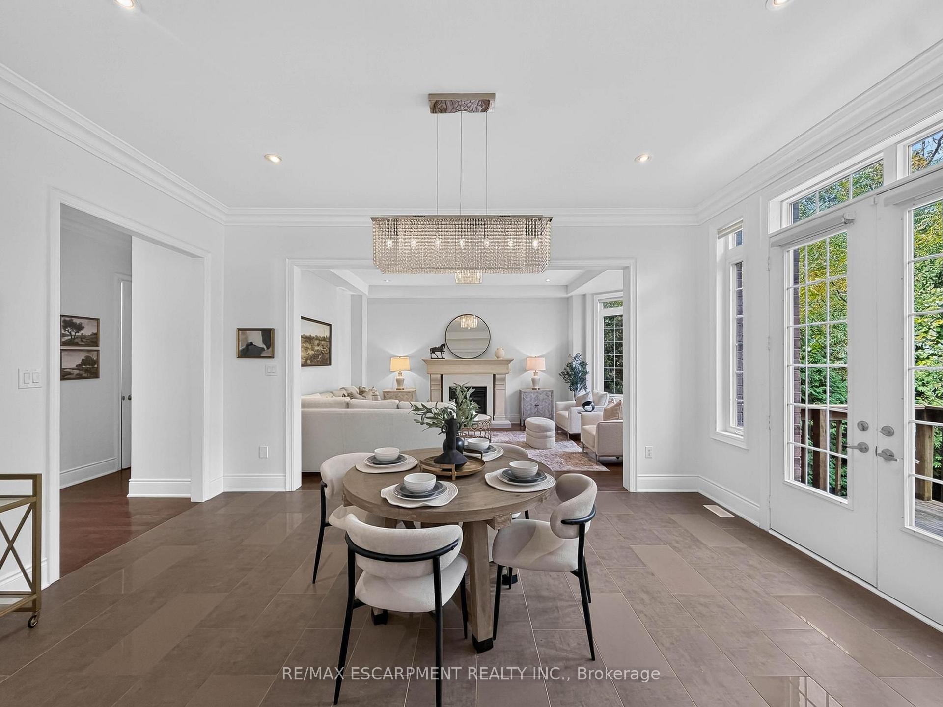 Photo 17 of 2121 Blackforest Crescent, Oakville, Westmount — HOMEH