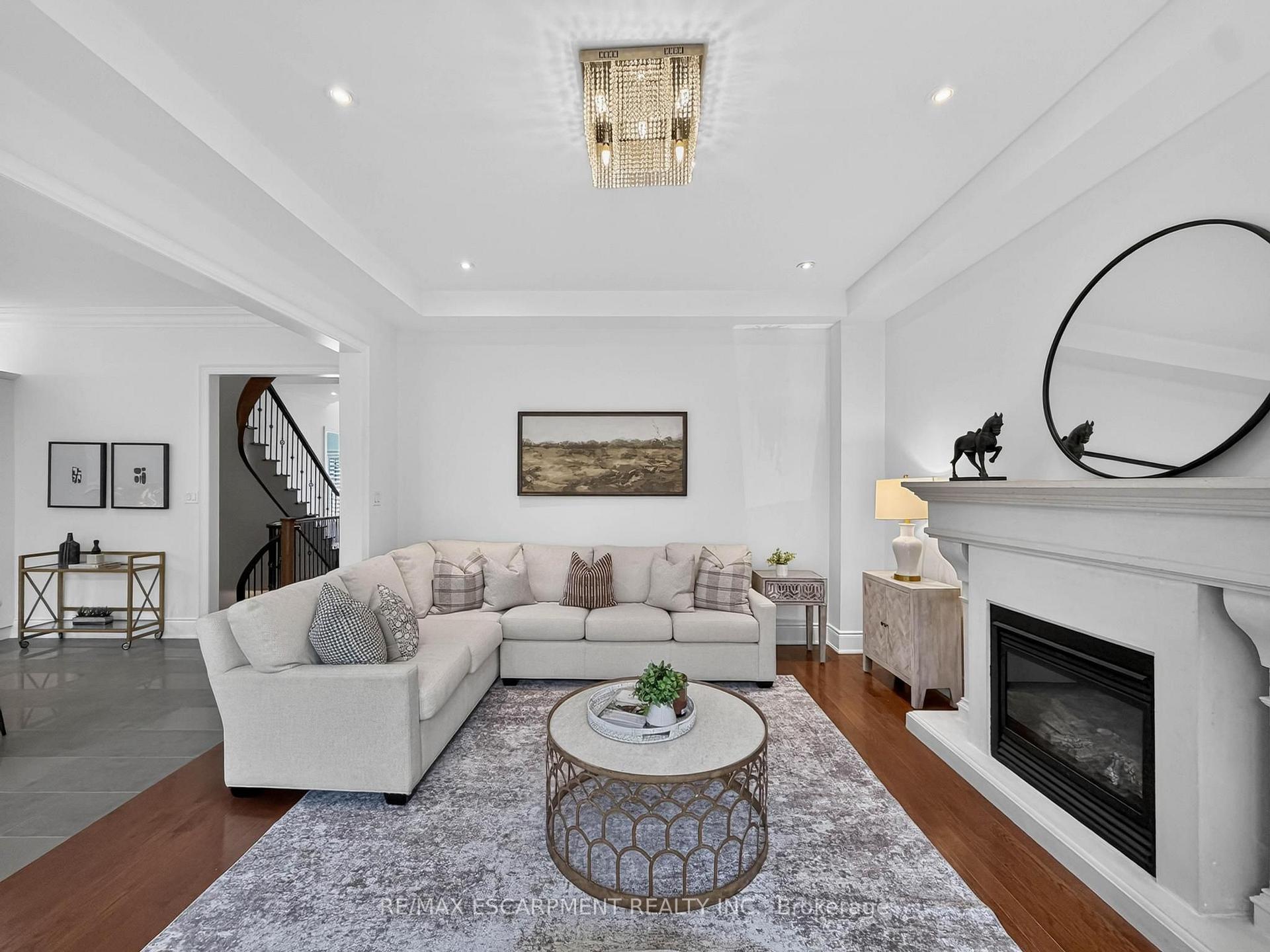 Photo 21 of 2121 Blackforest Crescent, Oakville, Westmount — HOMEH
