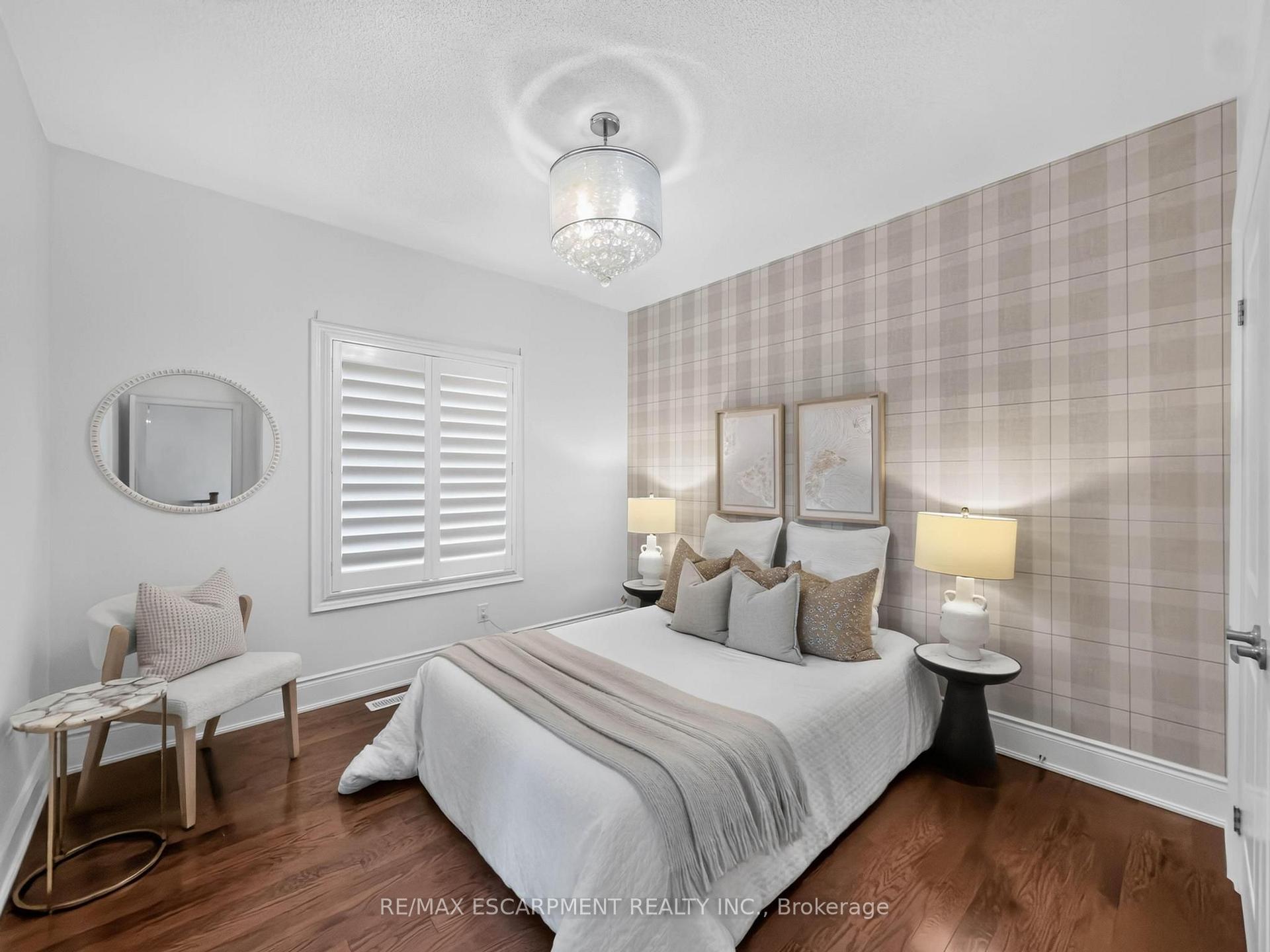 Photo 38 of 2121 Blackforest Crescent, Oakville, Westmount — HOMEH