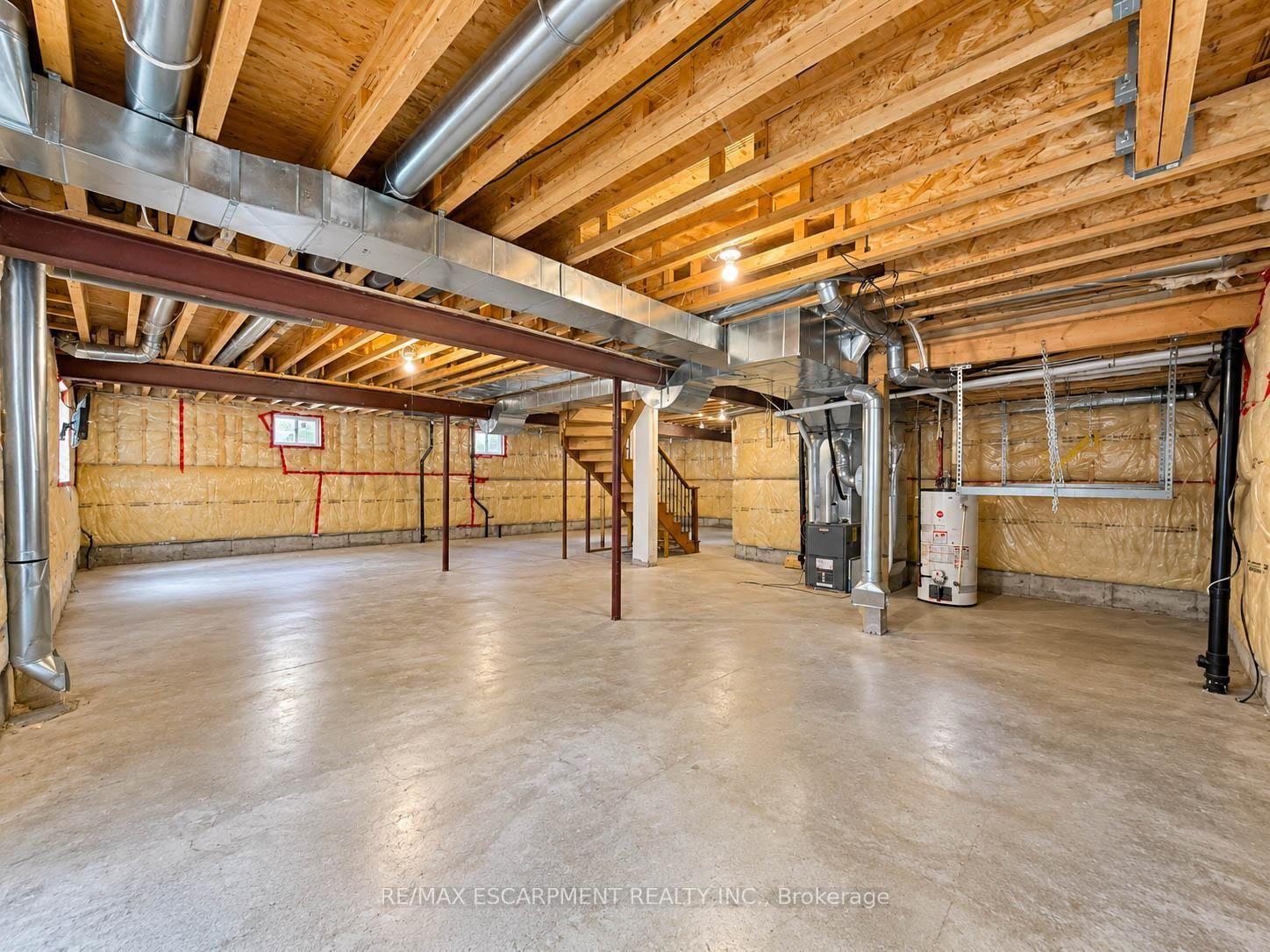 Photo 50 of 2121 Blackforest Crescent, Oakville, Westmount — HOMEH