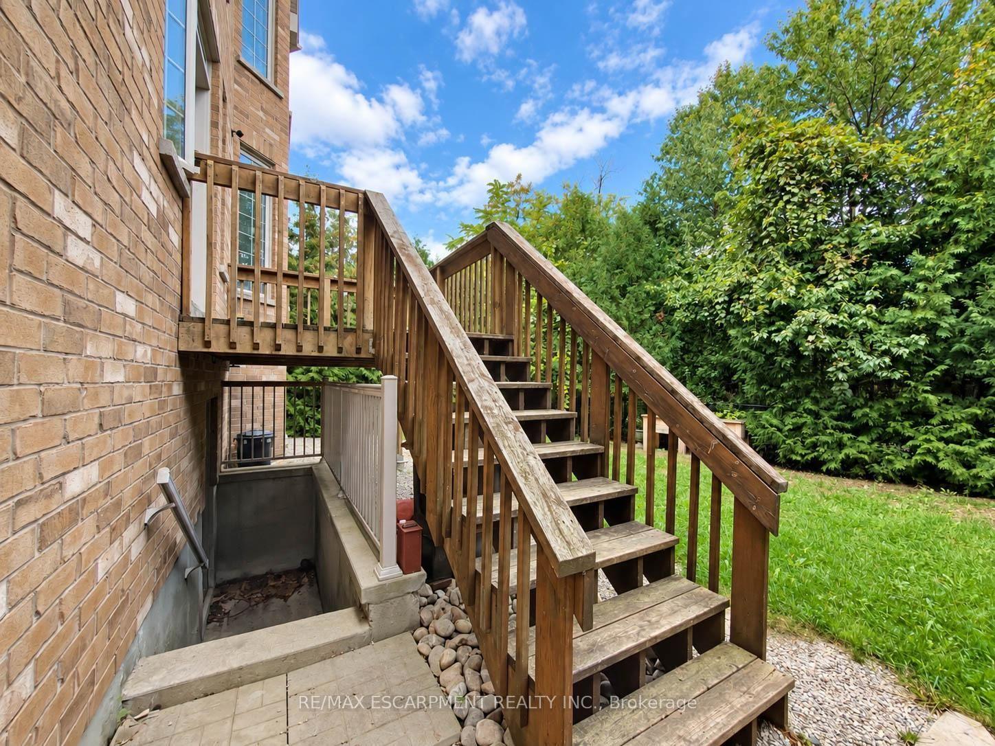 Photo 56 of 2121 Blackforest Crescent, Oakville, Westmount — HOMEH