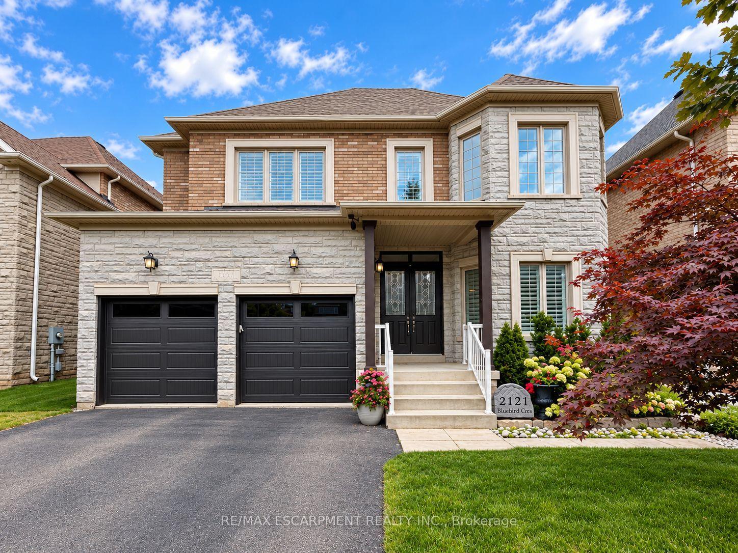 Photo 3 of 2121 Blackforest Crescent, Oakville, Westmount — HOMEH